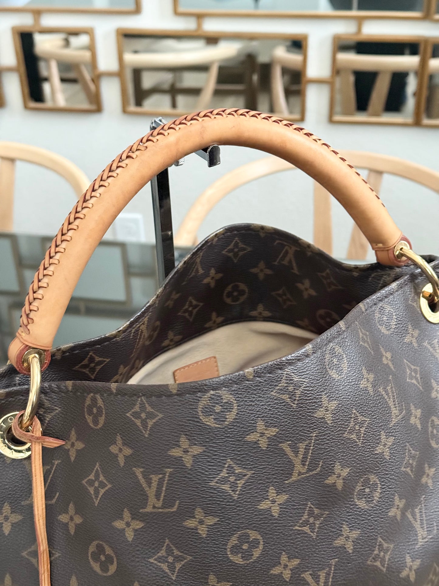 Artsy MM with Dustbag and Insert Organizer - ๐
Year: 2010