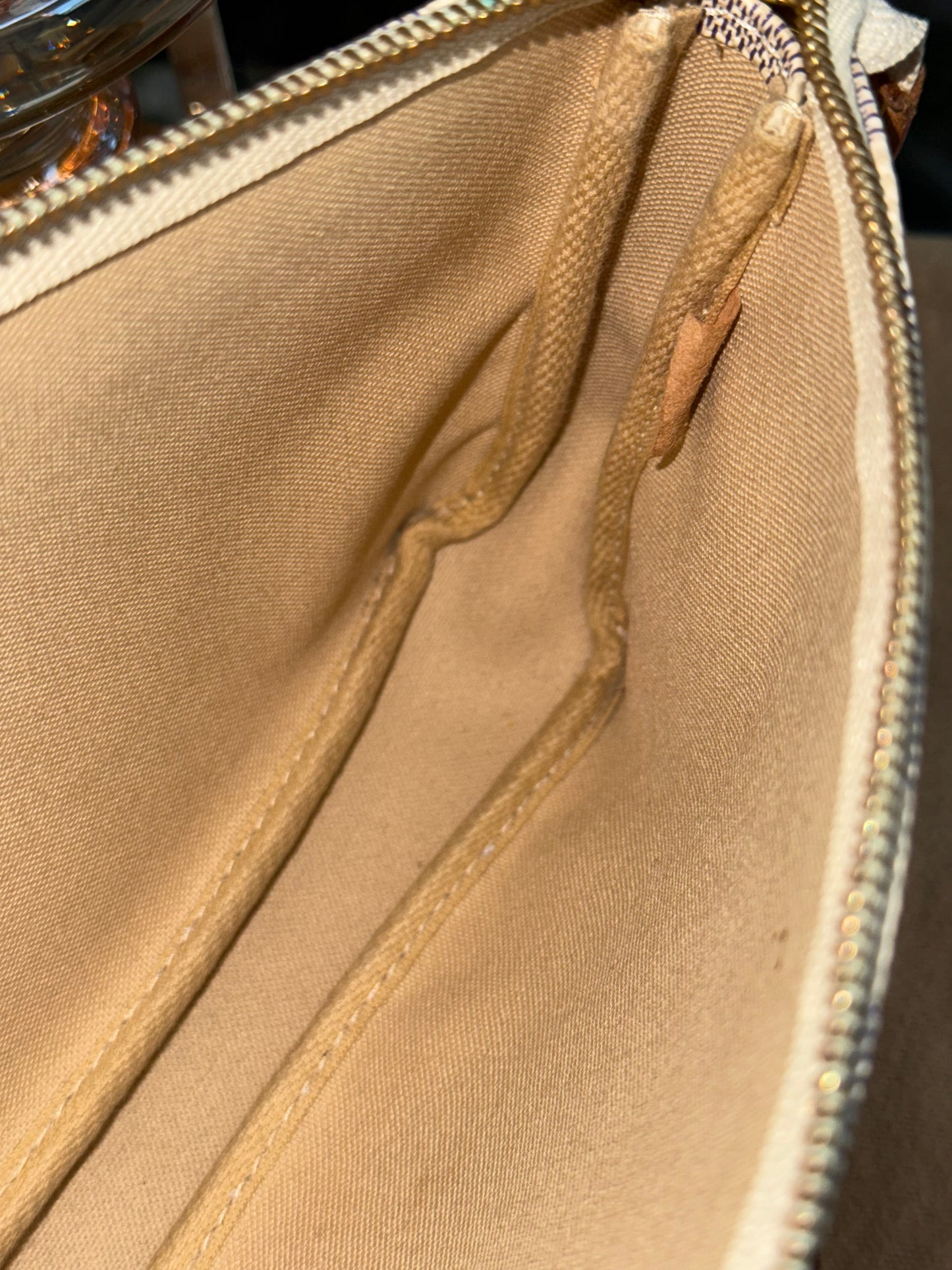 Pochette Accessories in Azur - π
Year: 2007