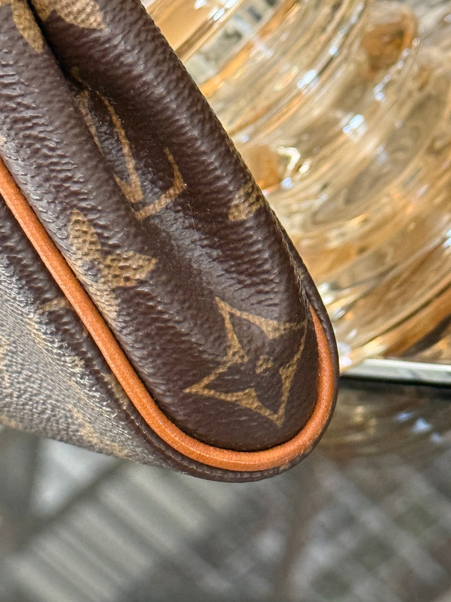 Eva Clutch with Dustbag- ๐๏ธ Year: 2015
