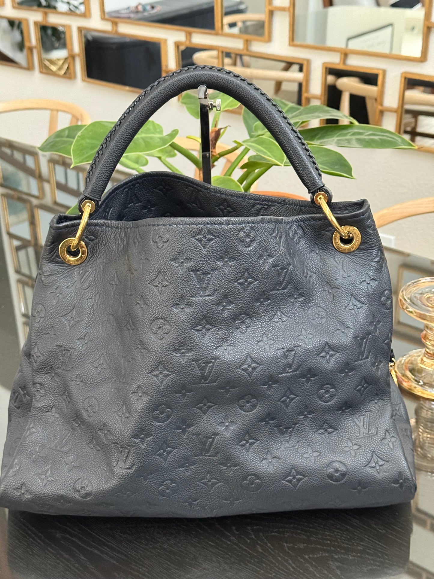 Artsy MM Empriente in Black/ Navy Blue with Dustbag, Receipt and Insert Organizer - ๐
Year: 2012