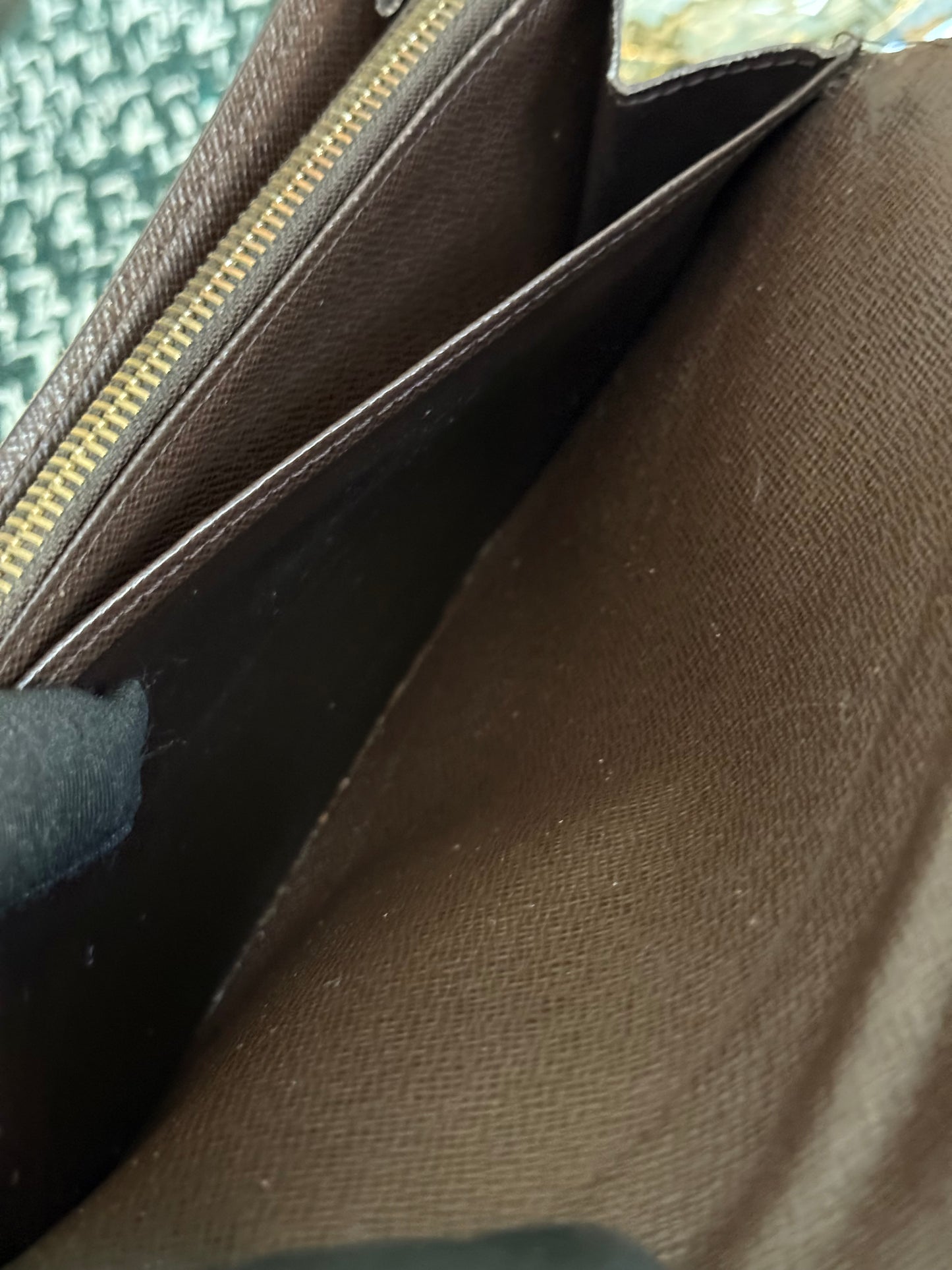 Sarah Wallet in DE with 10 Cardholders 🗓️ Year: 2009