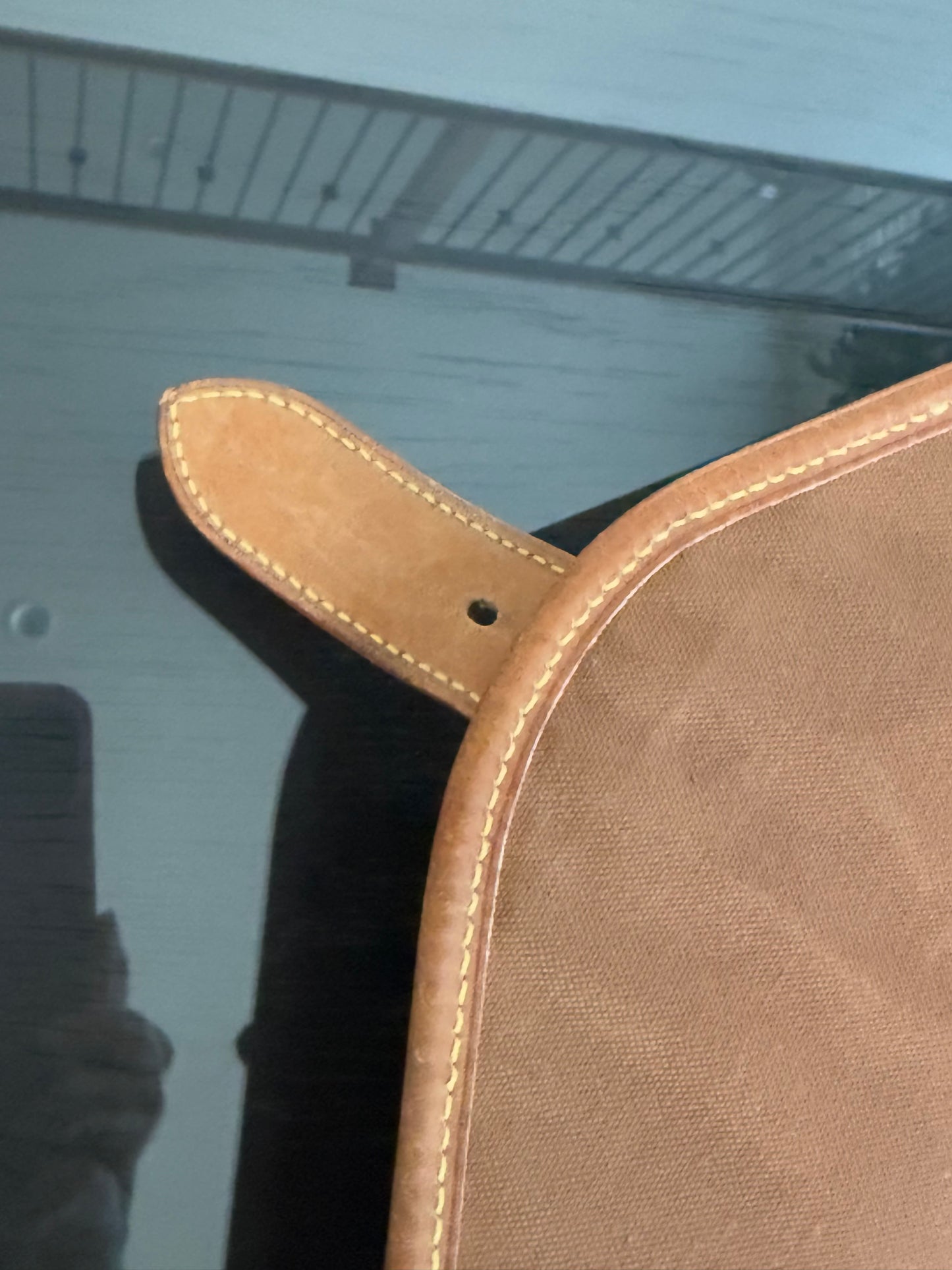 Beverly GM Satchel Crossbody - ๐
Year: 1996