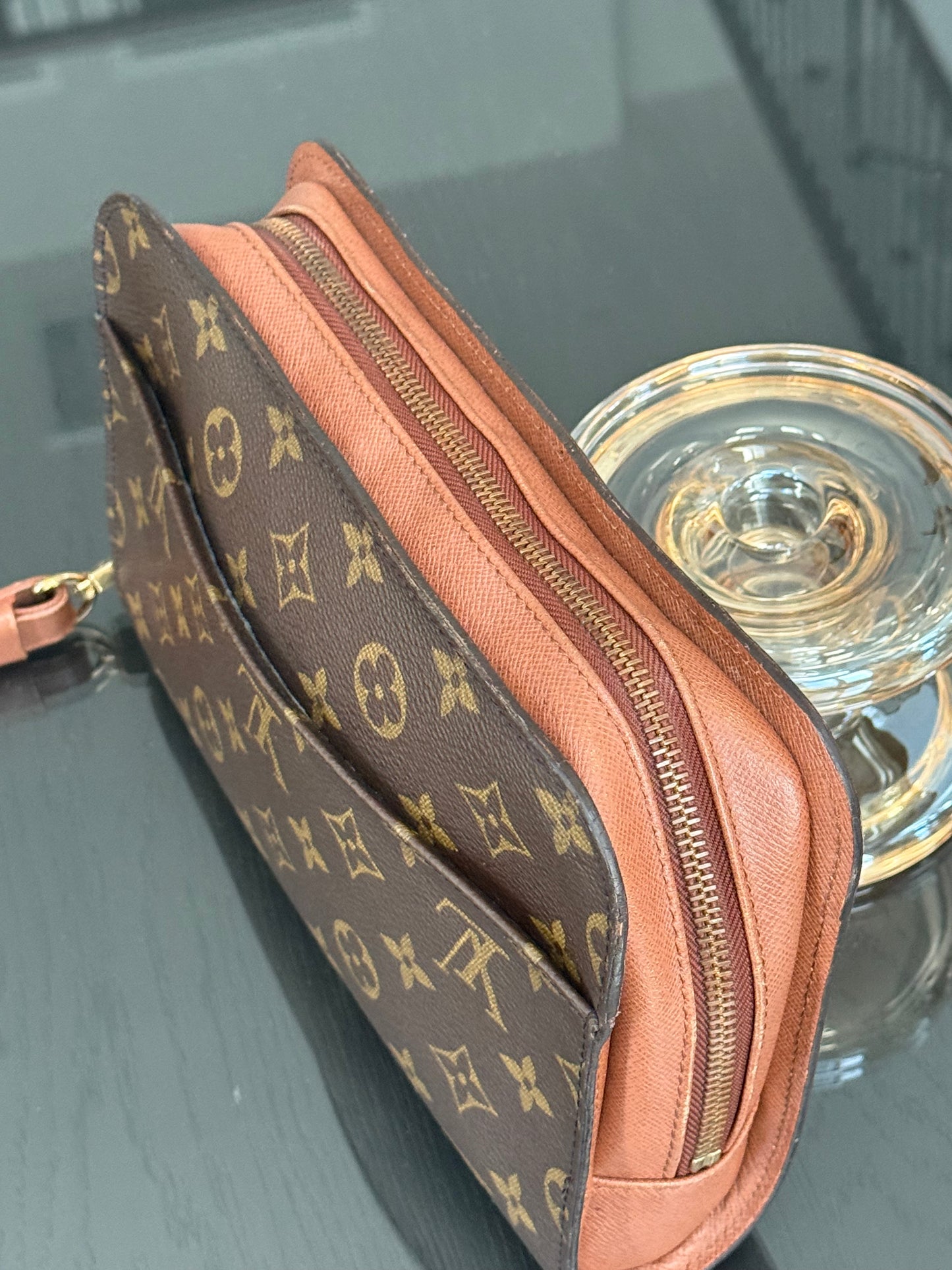 Orsay Clutch
๐๏ธ Year: 1995