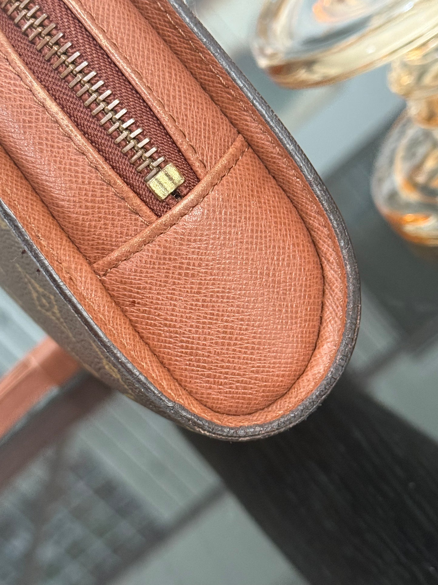 Orsay Clutch
๐๏ธ Year: 1995
