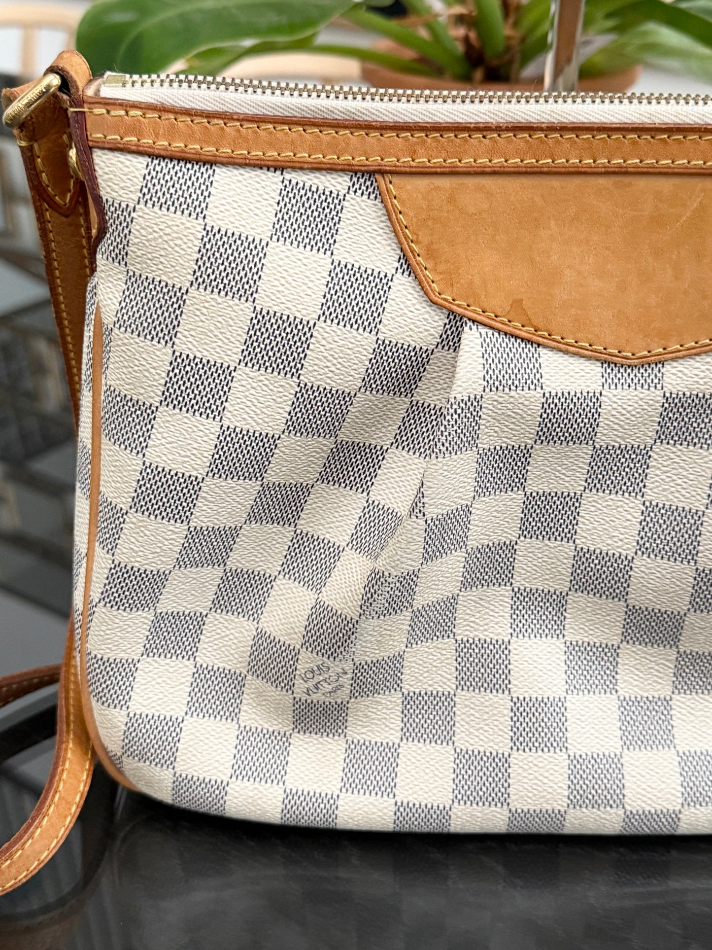 Siracusa PM Crossbody - ๐
Year: 2011