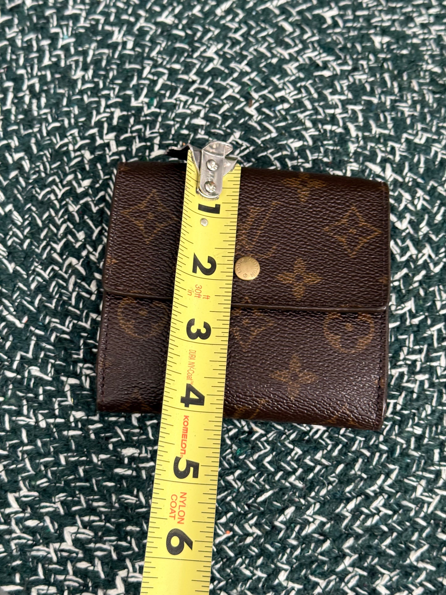 Elise Trifold Compact Wallet -๐๏ธ Year: 2001