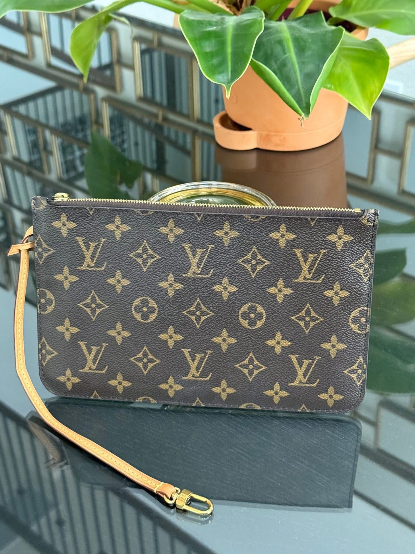 Neverfull MM/GM Pouch in beige 🗓️ Year: 2016