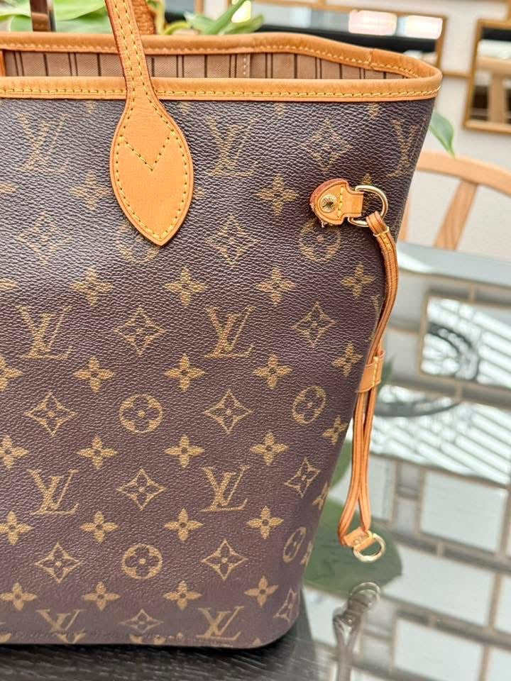 Neverfull MM with Dustbag π
Year: 2007