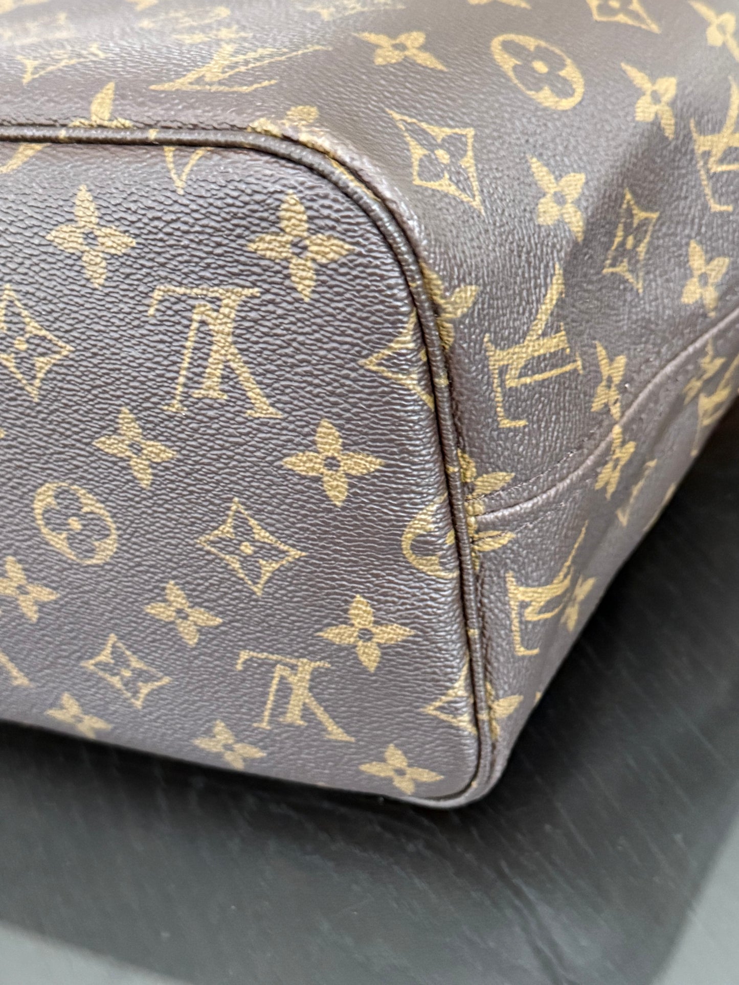 Neverfull MM with Dustbag 🗓️ Year: 2008