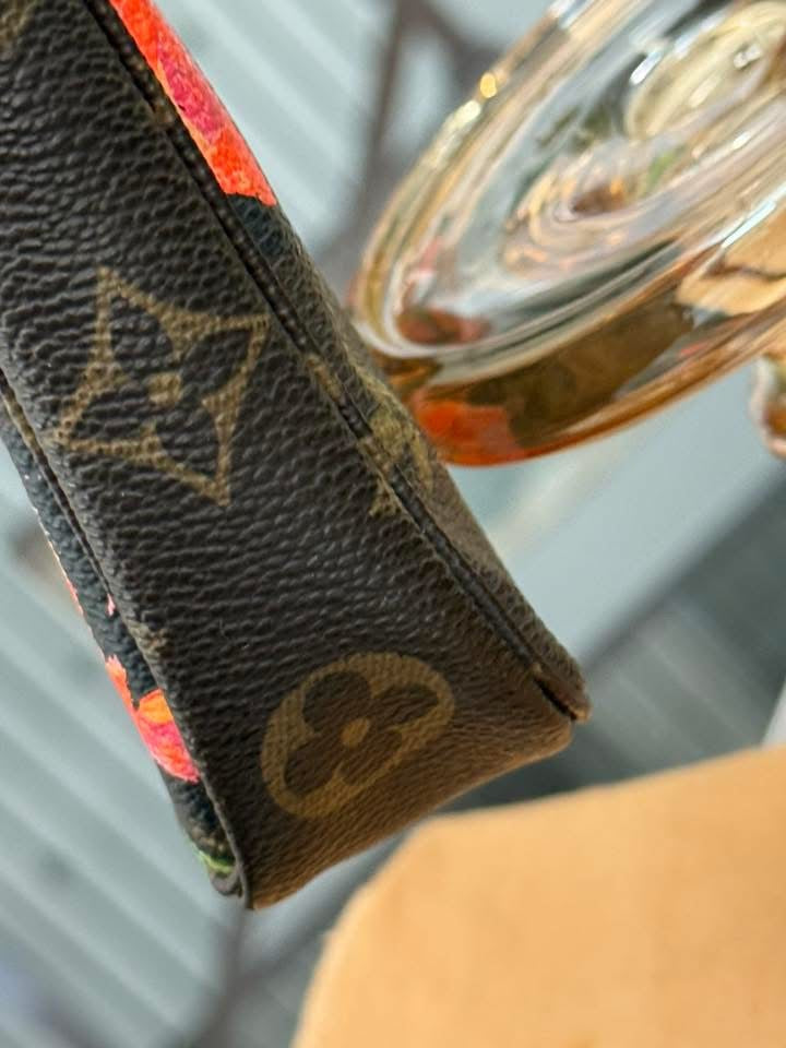 Monogram Roses Pochette Accessories with Dustbag and Paper bag ๐
Year: 2008