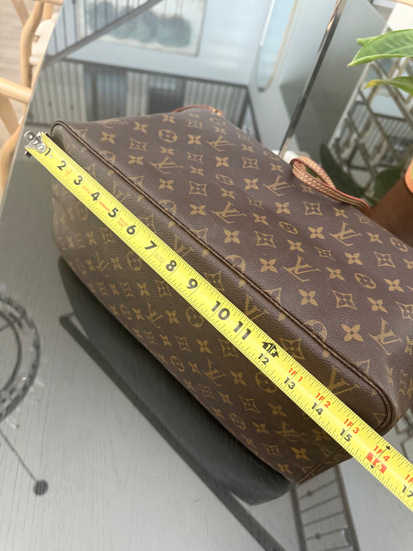 Neverfull GM in Monogram with Insert Organizer 🗓️ Year: 2007