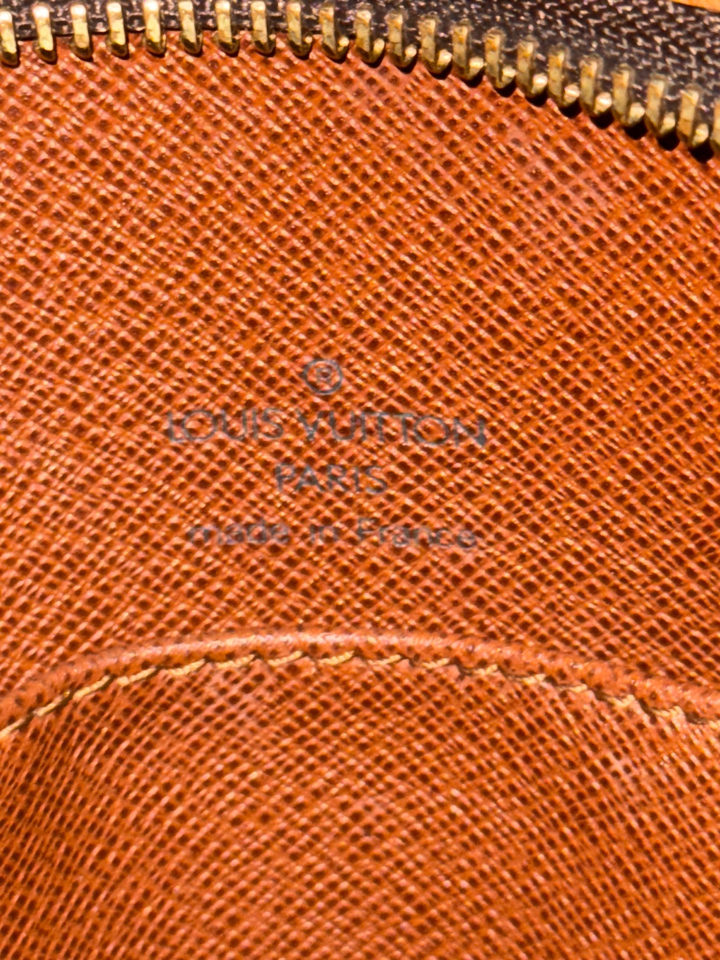 Drouot Crossbody ๐
Year: 2000