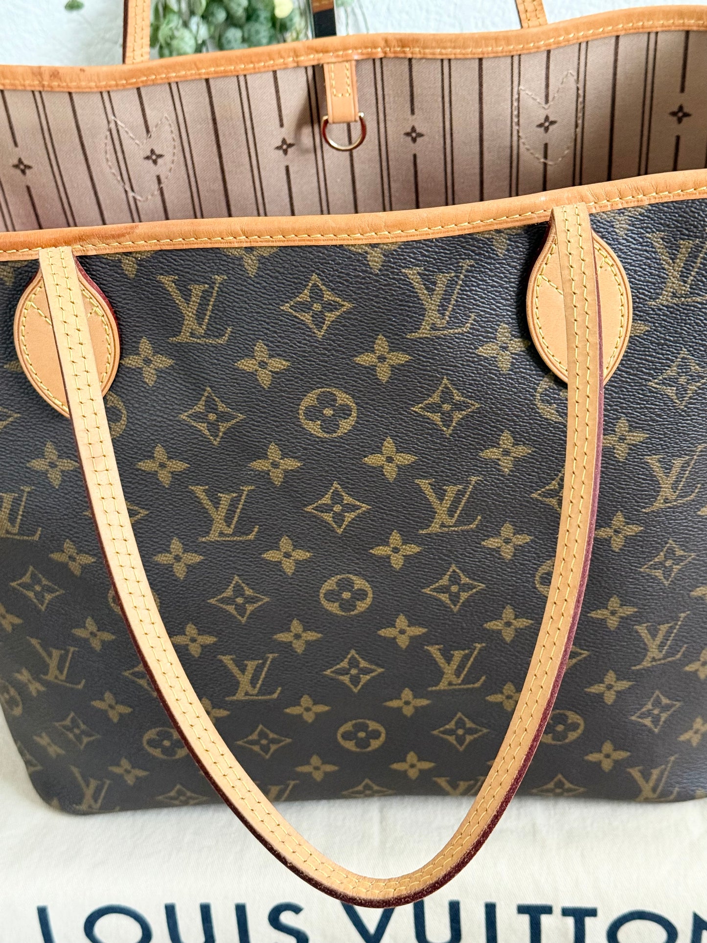 Neverfull MM with Dustbag and Insert Organizer -Year: 2012