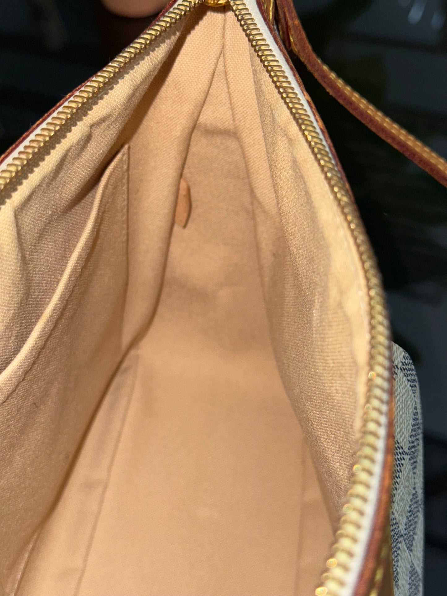 Siracusa PM Crossbody - ๐
Year: 2011