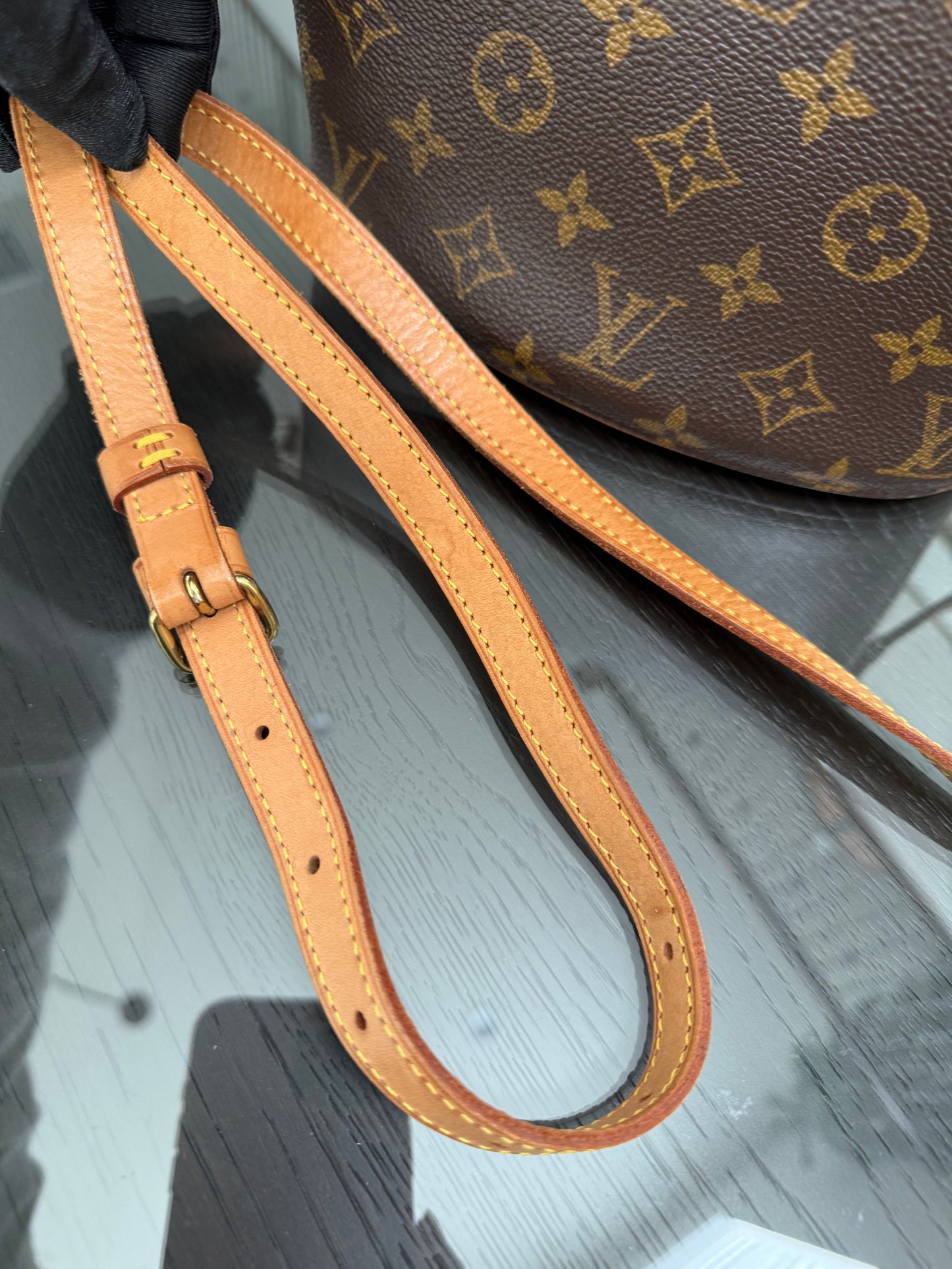 Drouot Crossbody
π
Year: 1997