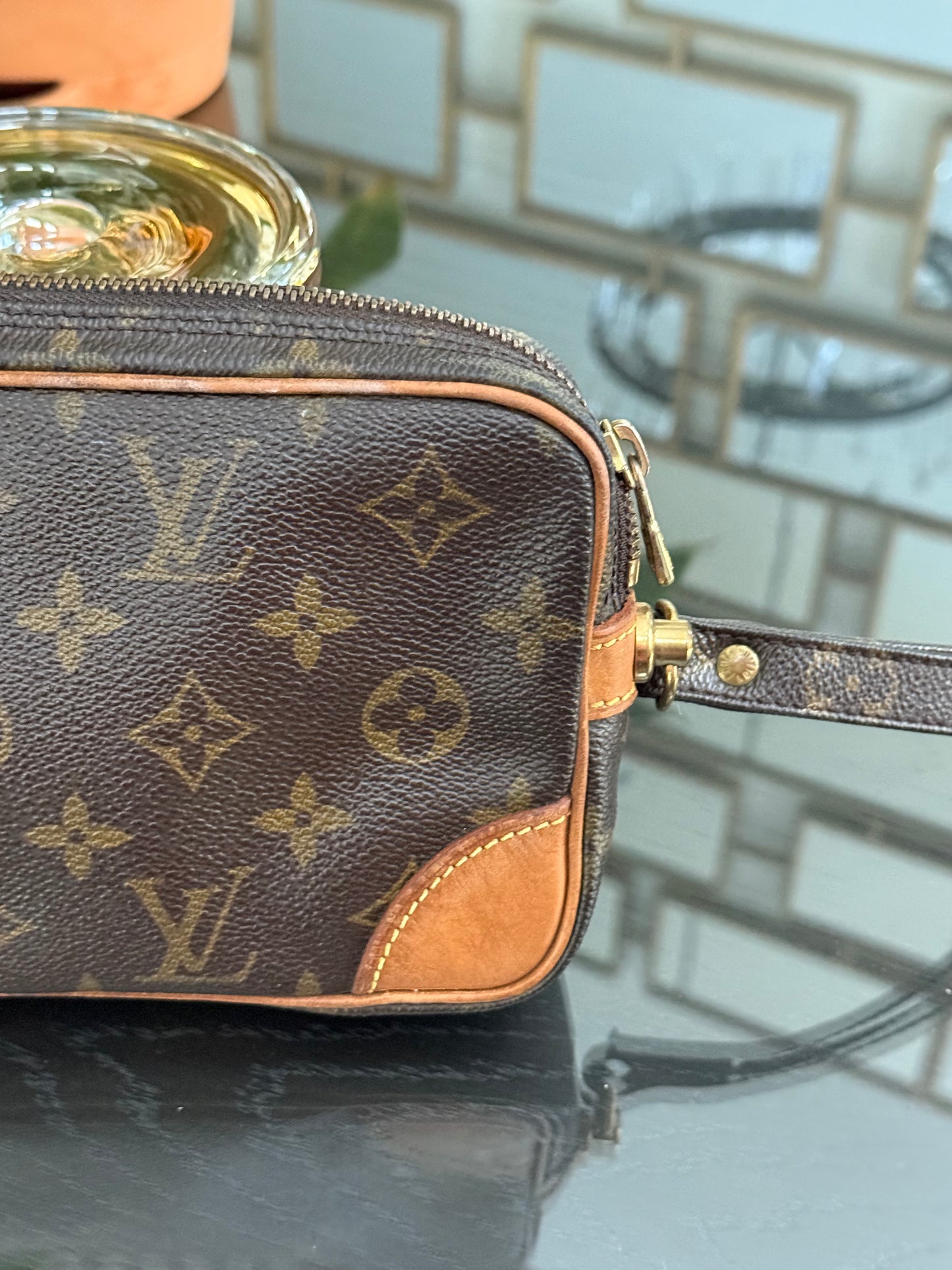 Marly Dragonne PM Clutch
๐๏ธ Year: 1992