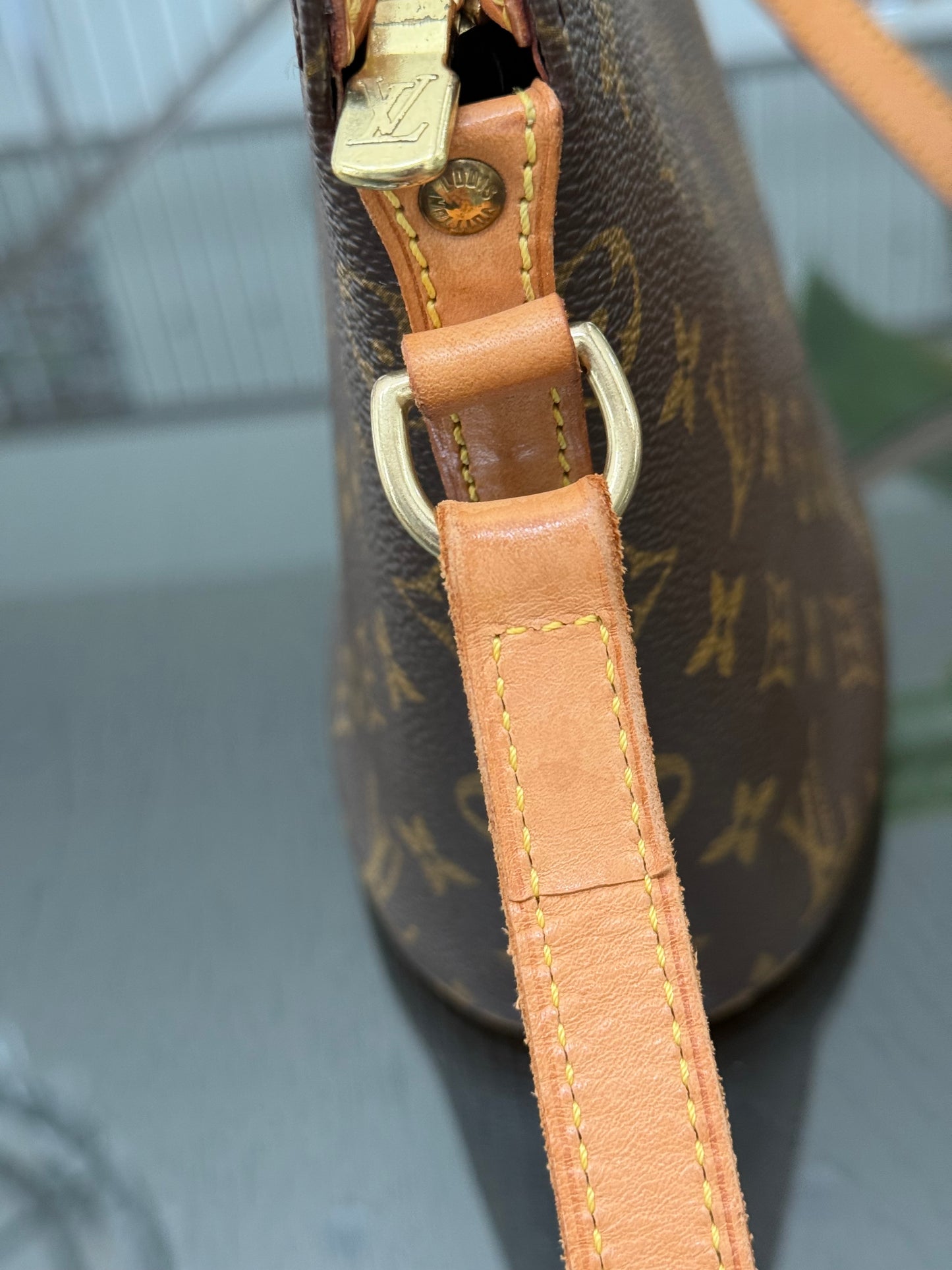 Drouot Crossbody
π
Year: 1997