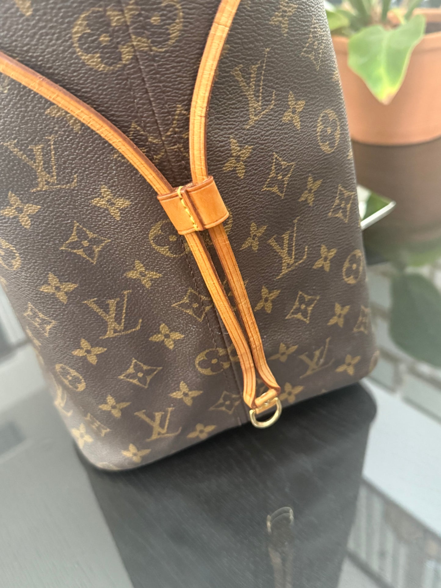 Neverfull GM in Monogram with Insert Organizer 🗓️ Year: 2007