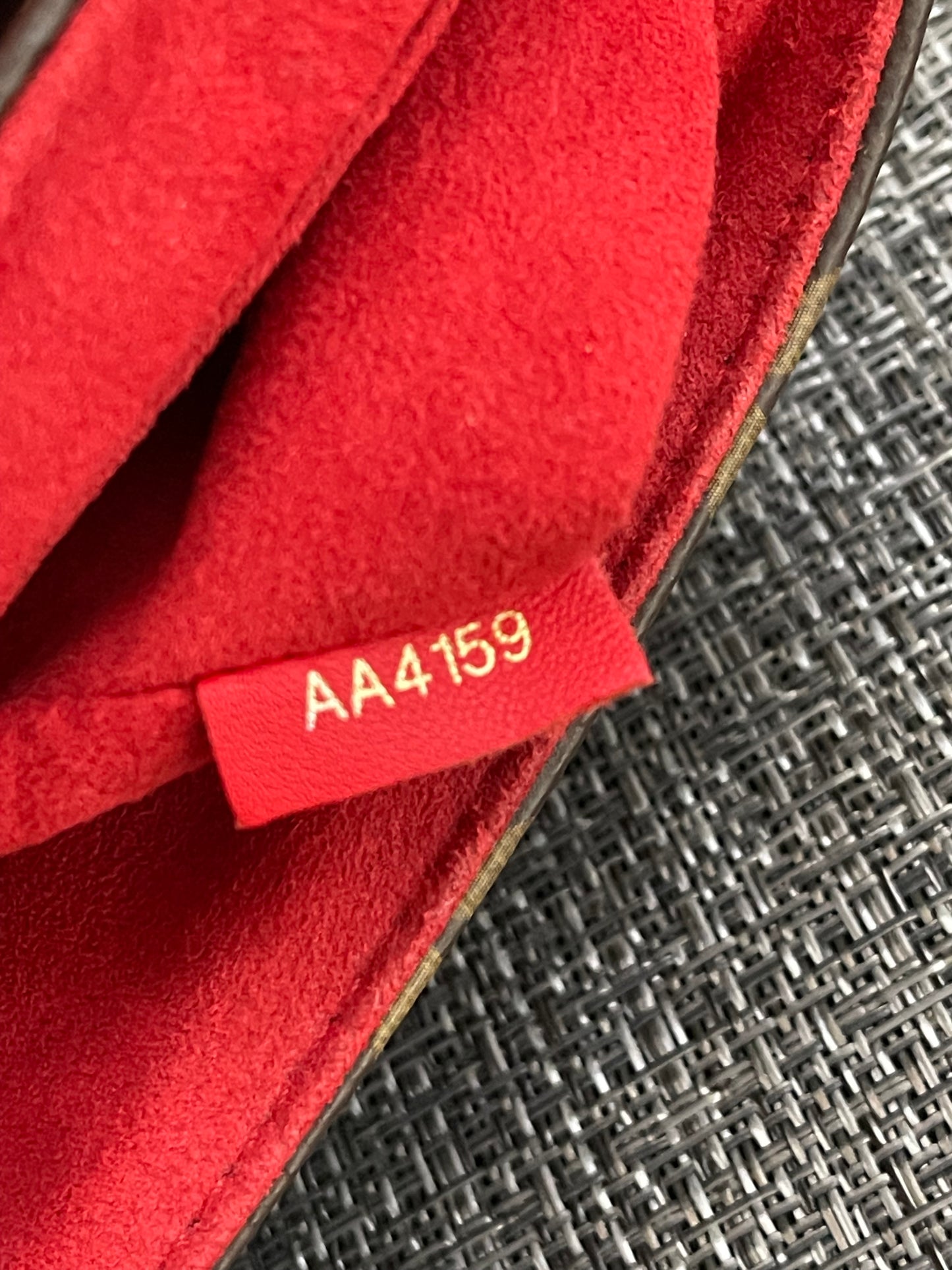 Locky BB Monogram Coquelicot (Complete Inclusions) - ๐
Year: 2019