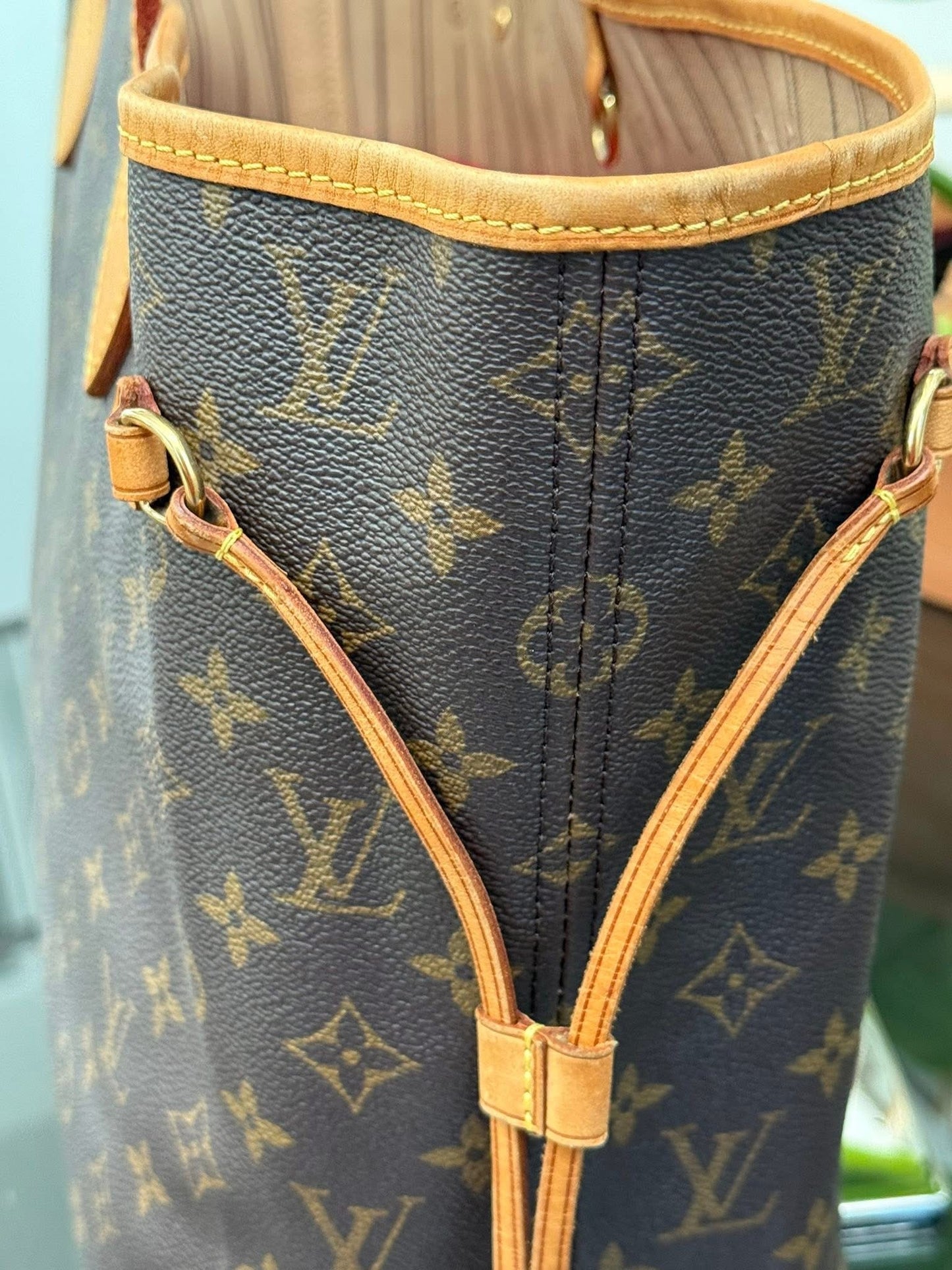 Neverfull MM with Dustbag π
Year: 2007