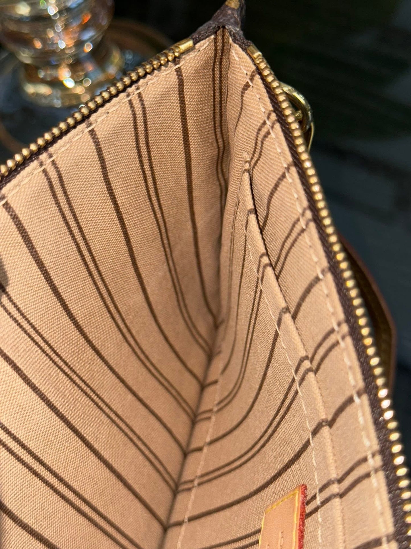 Neverfull MM/GM Pouch in beige 🗓️ Year: 2016