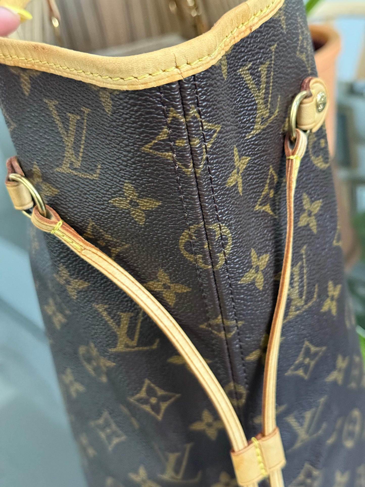 Neverfull MM in Monogram with Dustbag 🗓️ Year: 2007