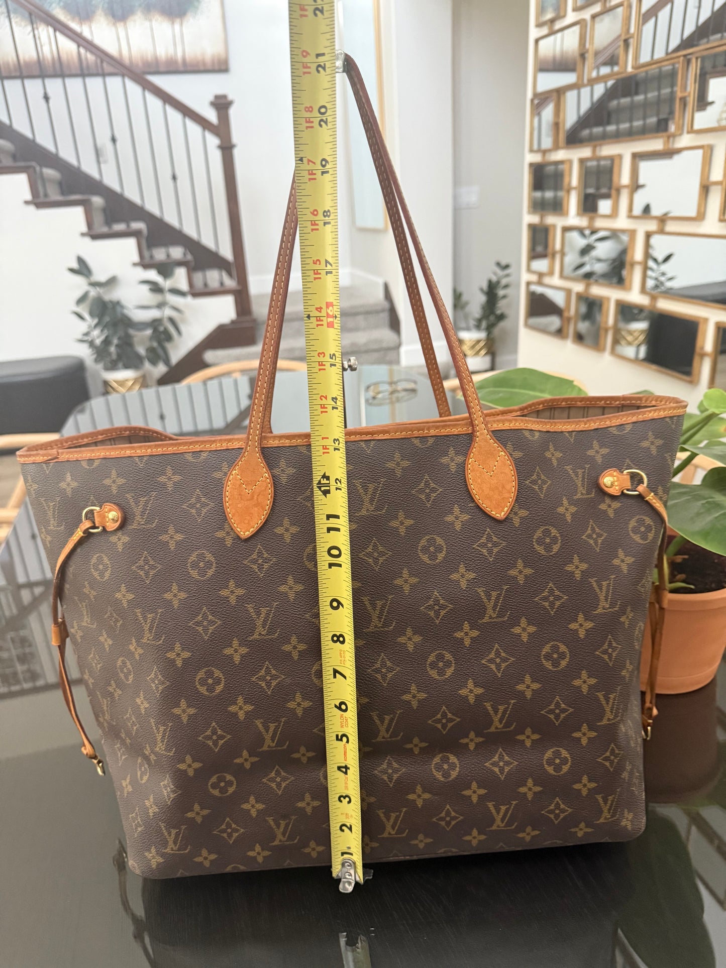 Neverfull GM in Monogram with Insert Organizer 🗓️ Year: 2007