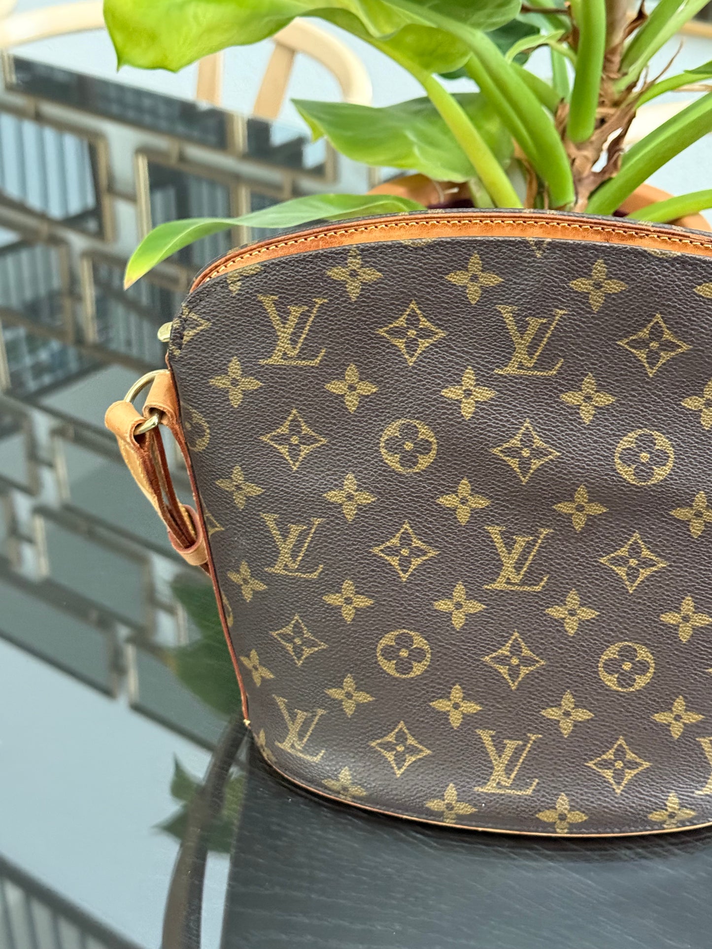 Drouot Crossbody -π
Year: 1997