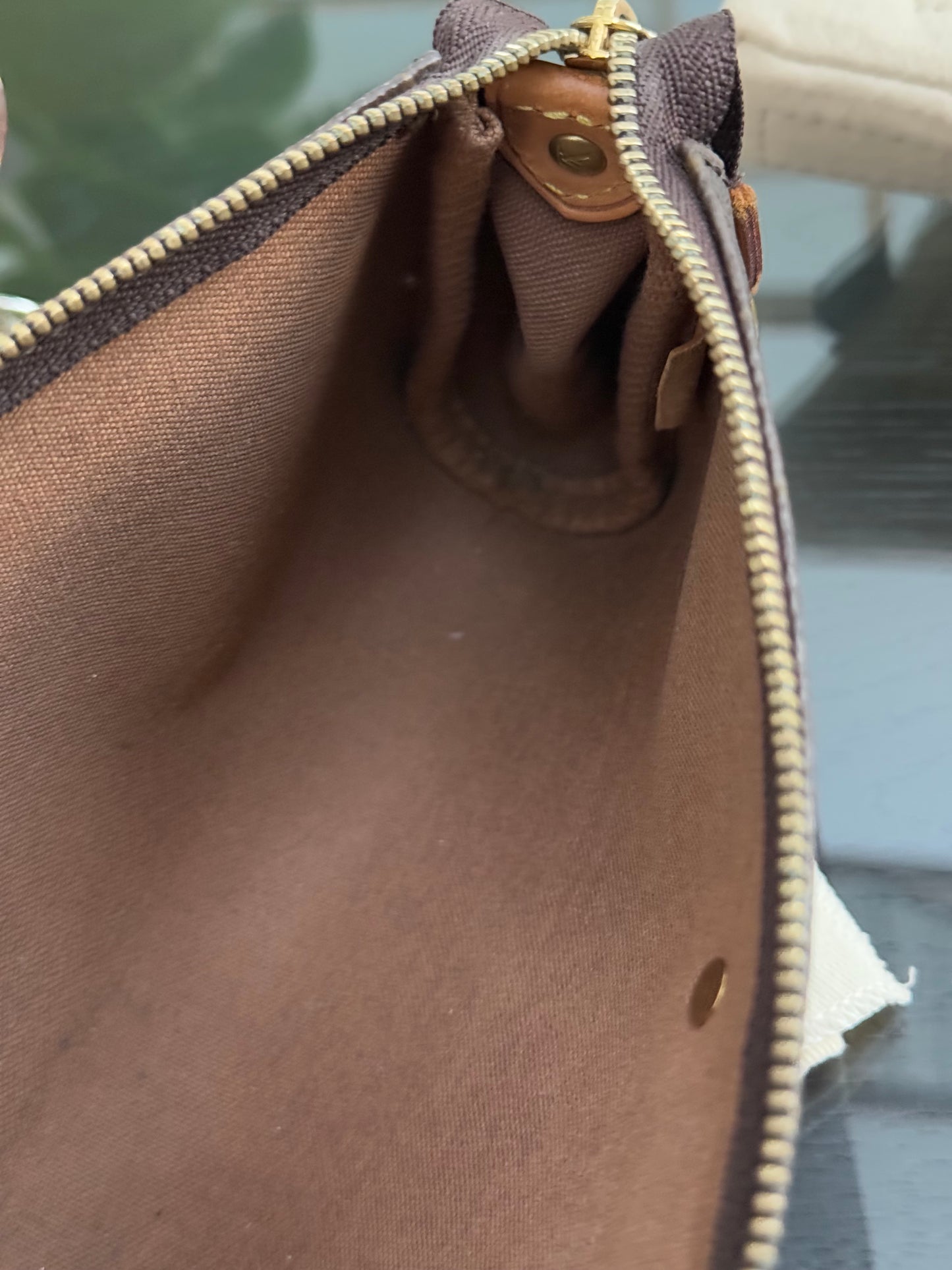 Eva Clutch with Insert Organizer and Dustbag🗓️ Year: 2011