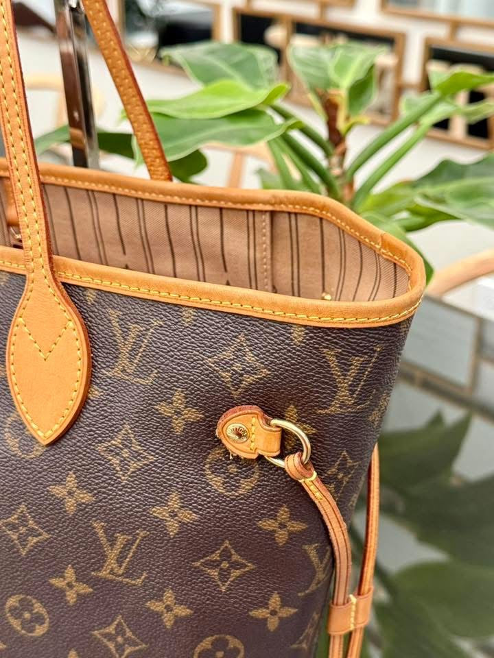 Neverfull MM with Dustbag π
Year: 2007