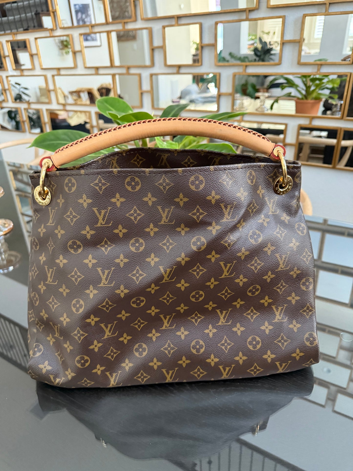 Artsy MM with Dustbag and Insert Organizer - ๐
Year: 2011