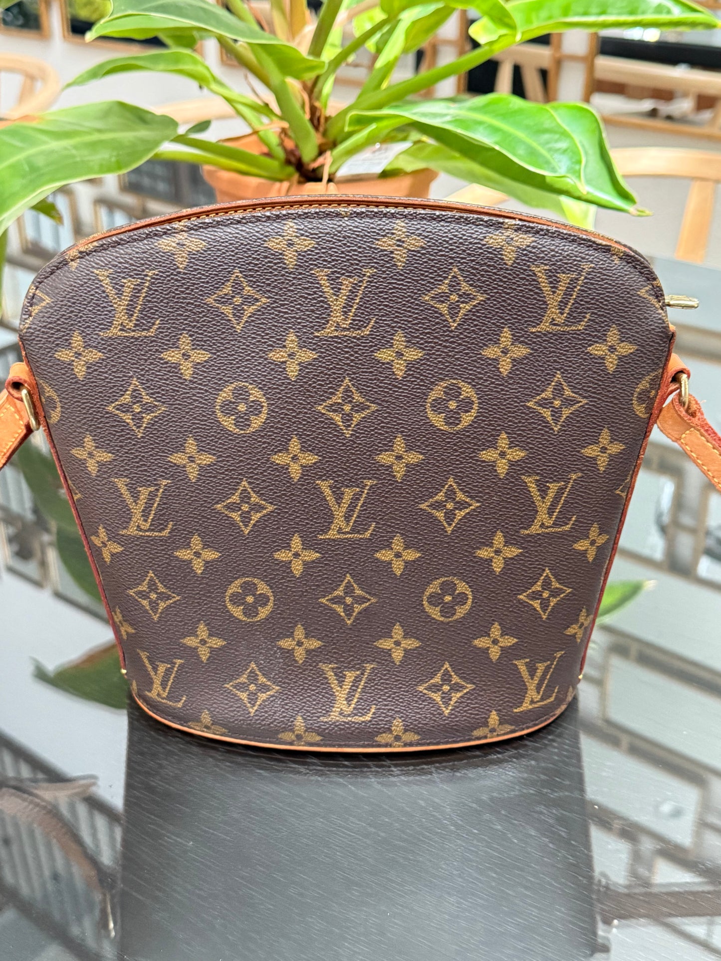 Drouot Crossbody
π
Year: 2000