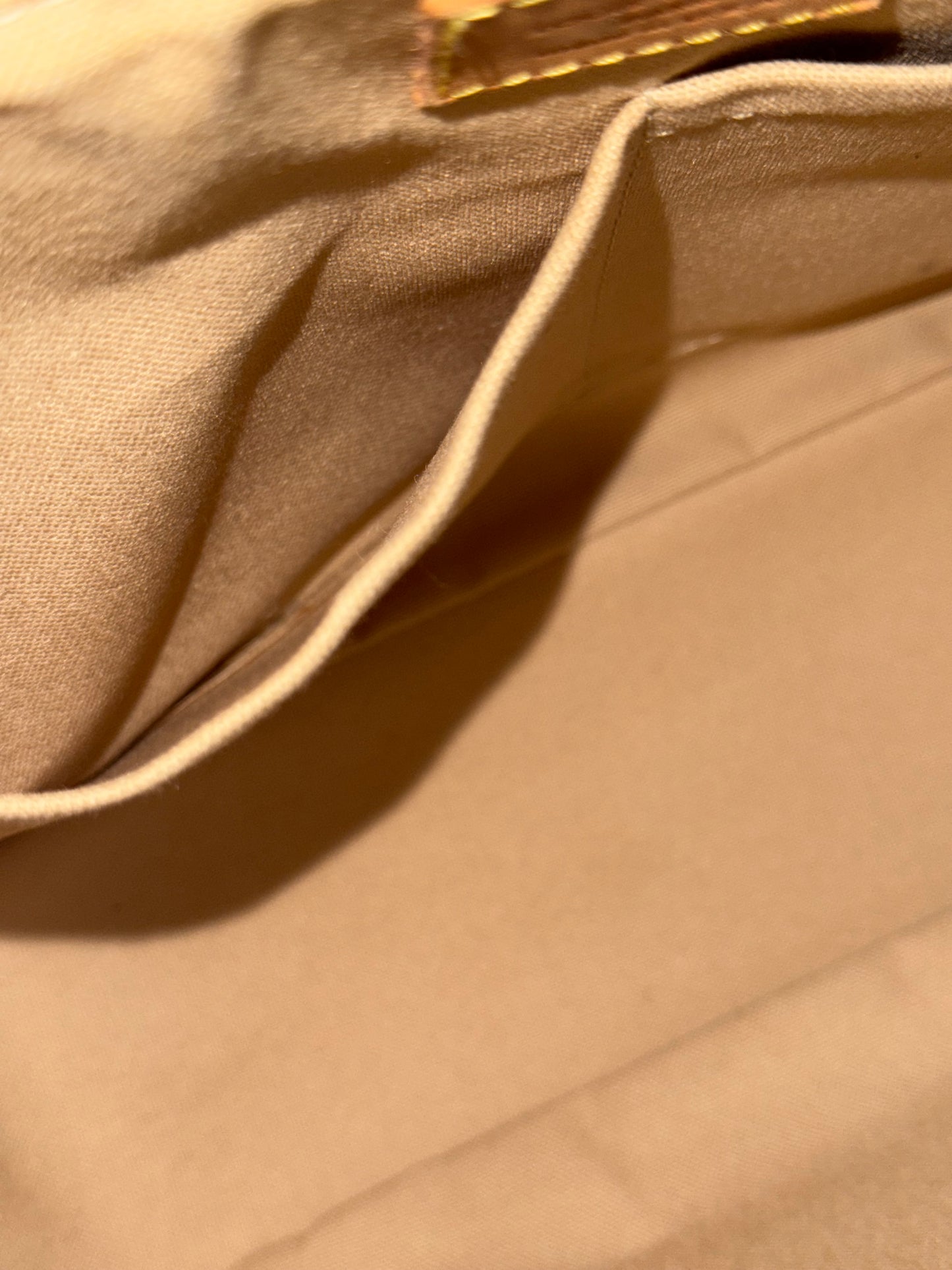 Siracusa PM Crossbody - ๐
Year: 2011