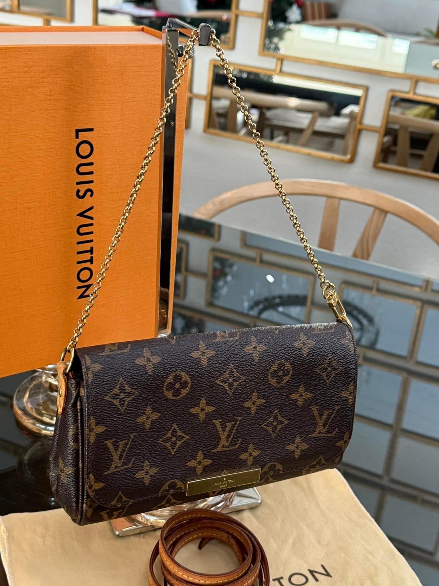 Favorite PM in Monogram with Dustbag, Box and Paper bag - π
Year: 2012