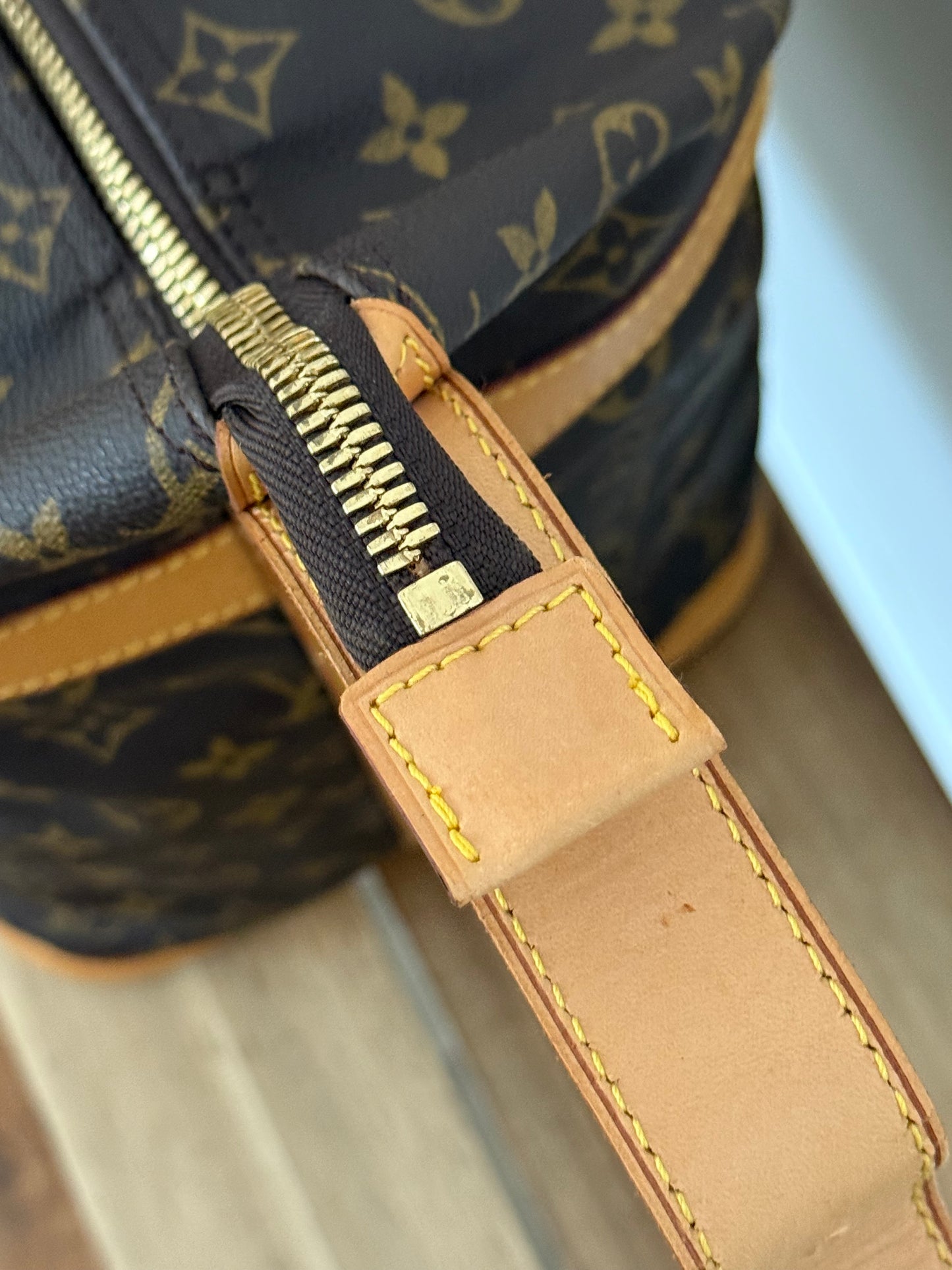 Cruiser 40 with Luggage tag and poignet ποΈ Year: 1999