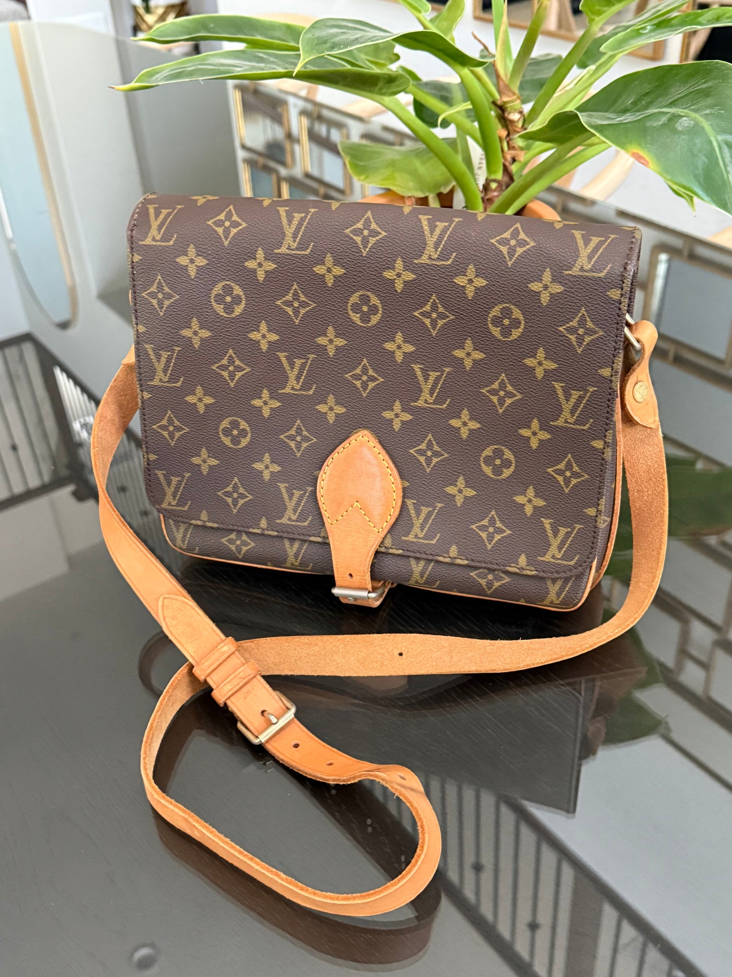 Cartouchiere GM Crossbody -🗓️ Year: 1982