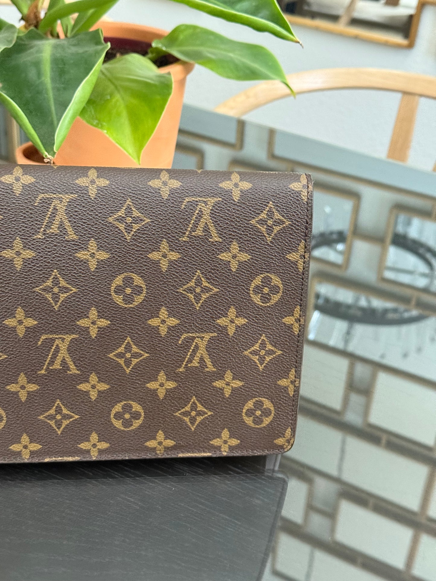 Chaillot Clutch w/ Dustbag 🗓️ Year: 1987