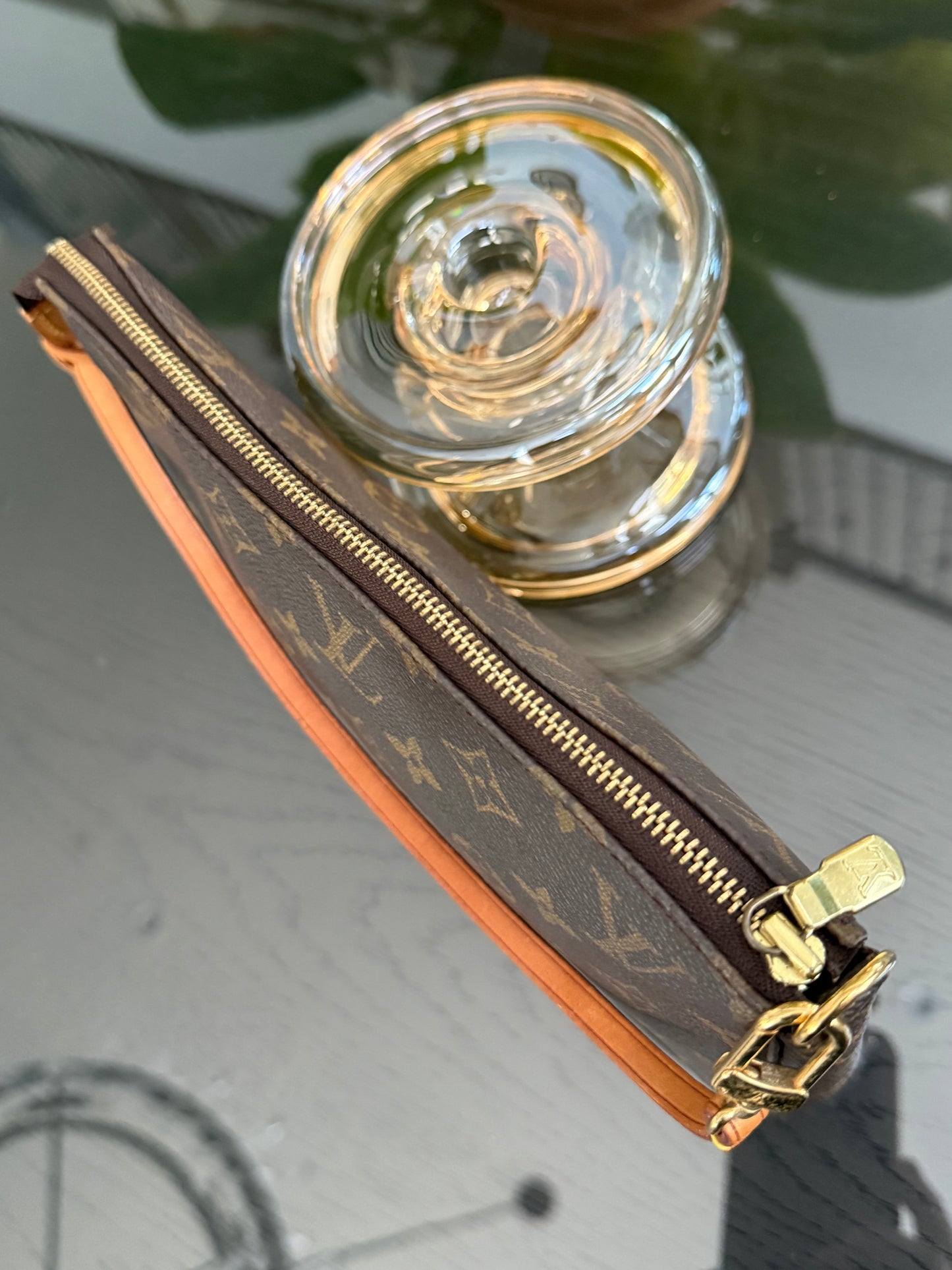 Pochette Accessories - ๐
Year: 2002