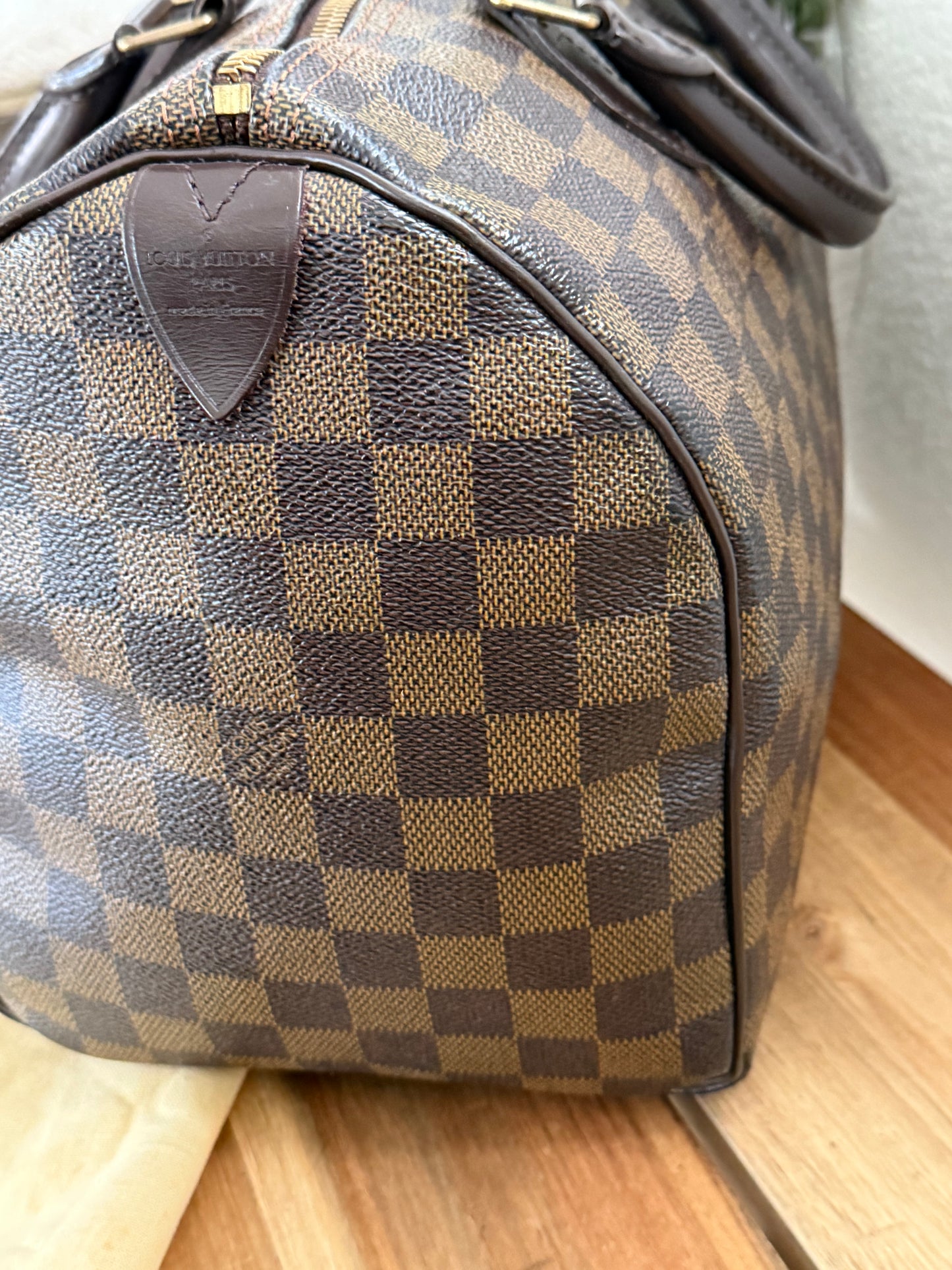 Speedy 30 in DE with π Lock & Key and Dustbag - π
Year: 2008