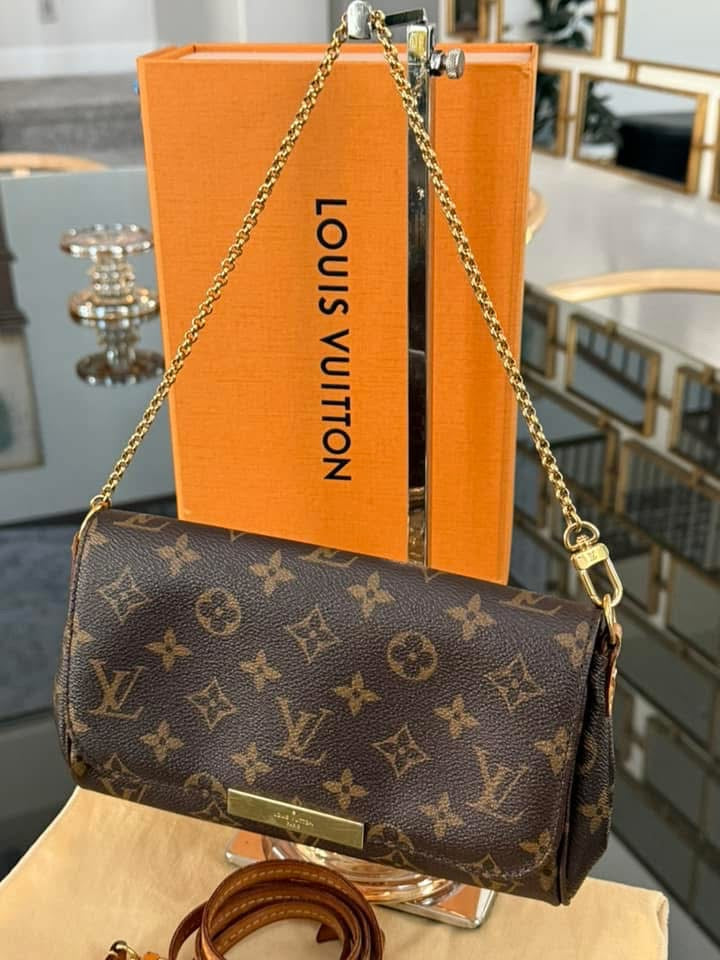 Favorite PM in Monogram with Dustbag, Box and Paper bag - π
Year: 2012