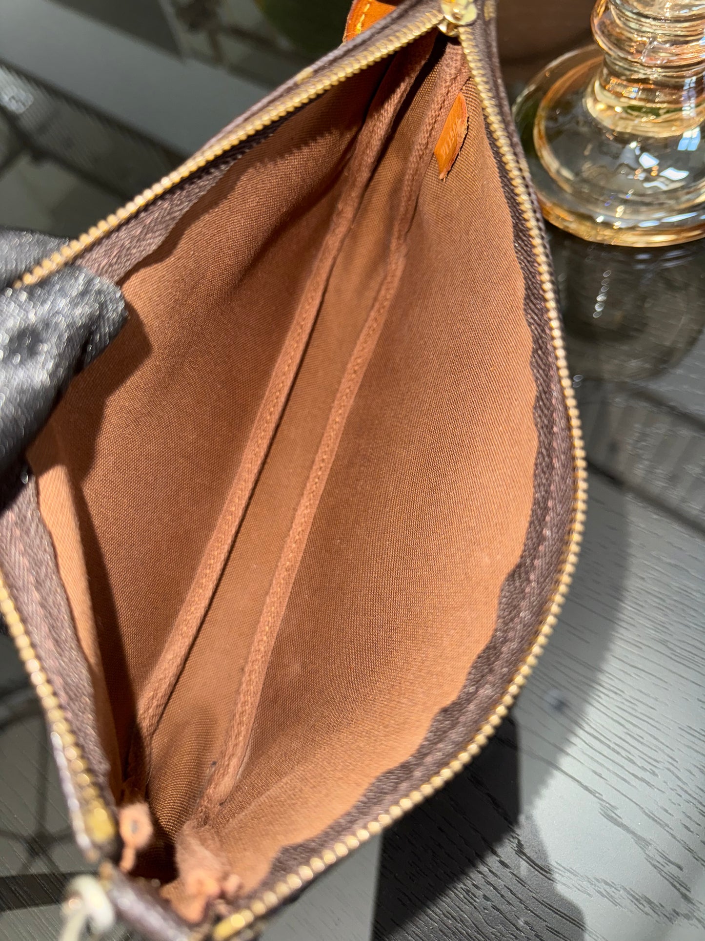 Pochette Accessories with Vintage Crossbody Strap - ๐
Year: 1999