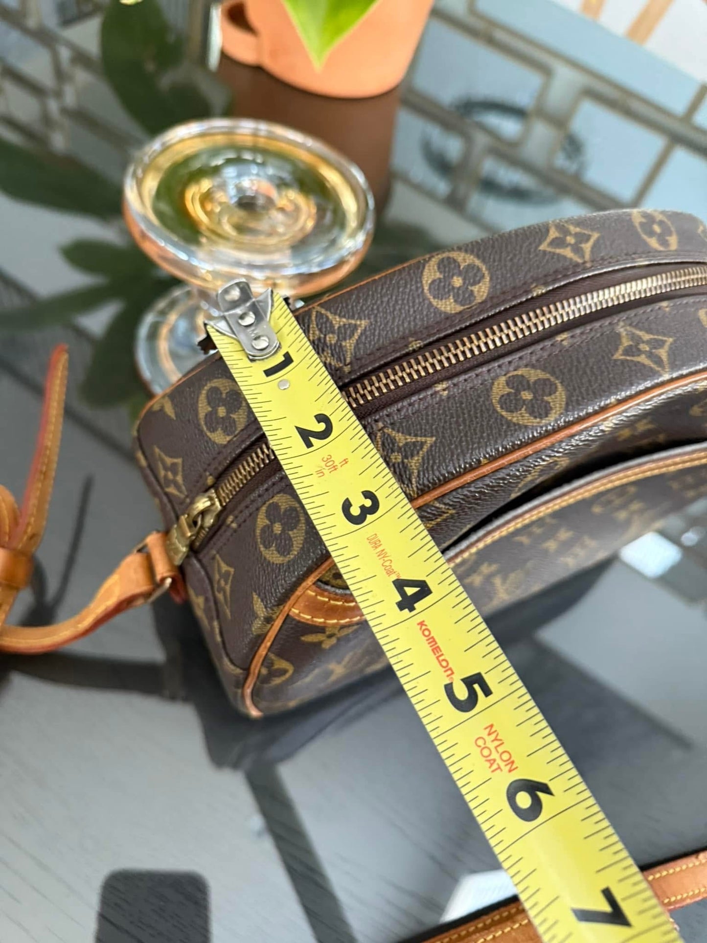 Blois Crossbody -๐๏ธ Year: 1999