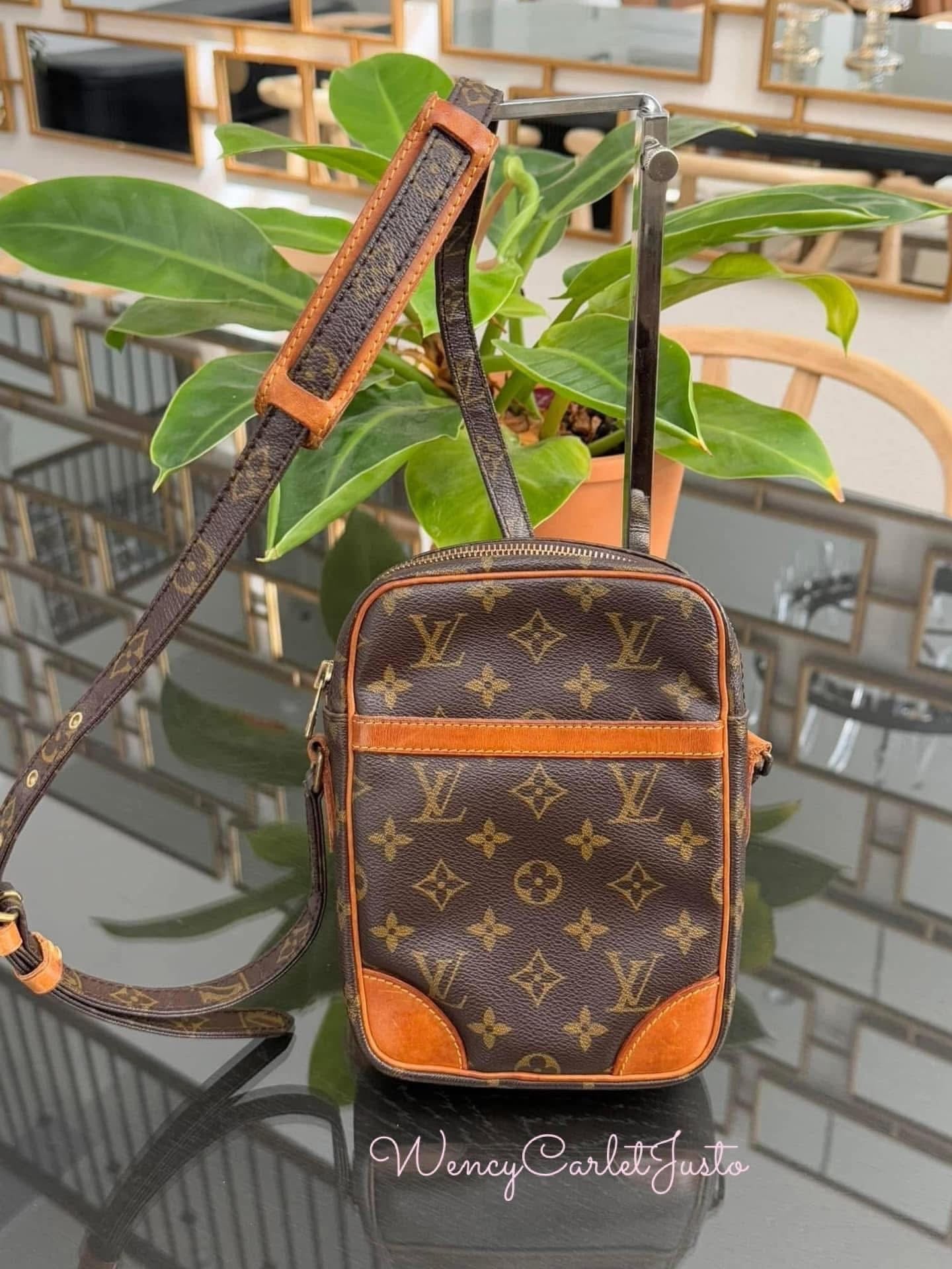 Danube PM Crossbody Bag -๐๏ธ Year: 1989
