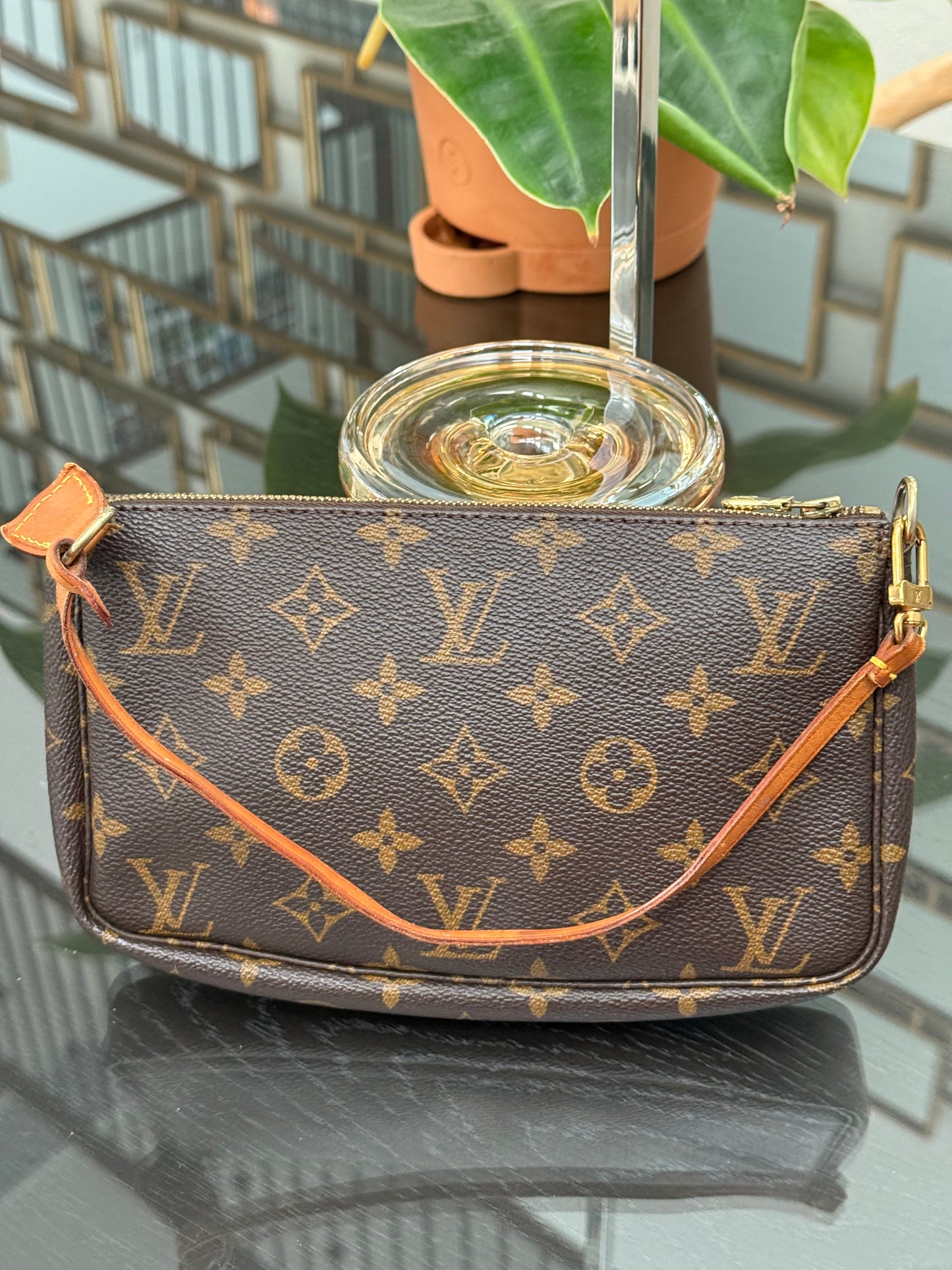 Pochette Accessories - ๐
Year: 1999