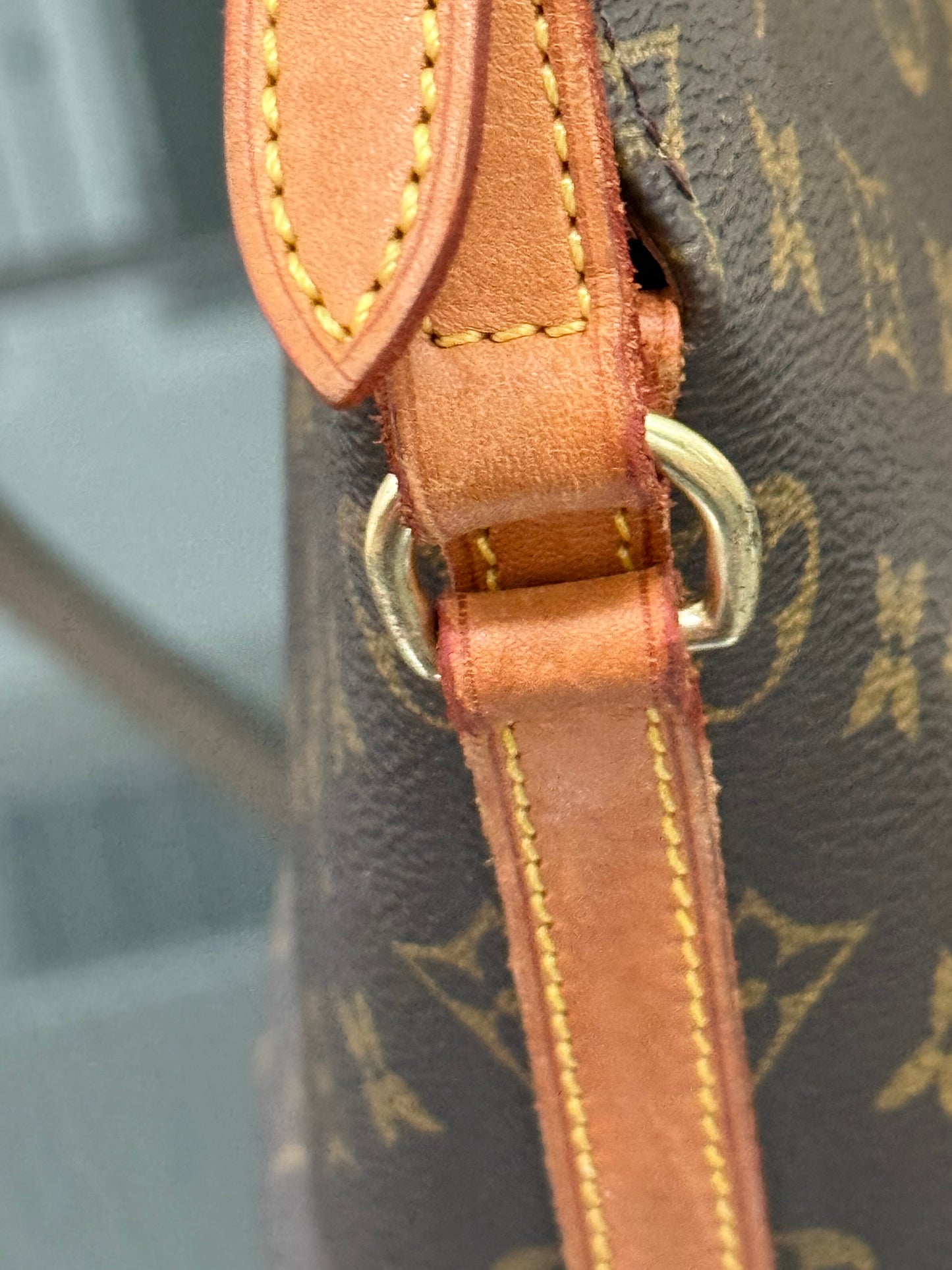 Drouot Crossbody
π
Year: 2000