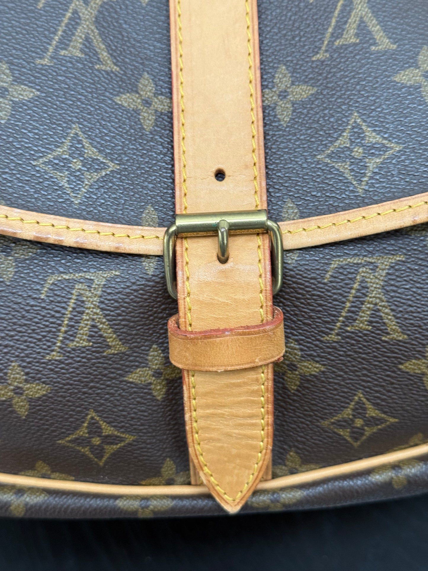 Saumur 35 Crossbody -๐๏ธ Year: 1992