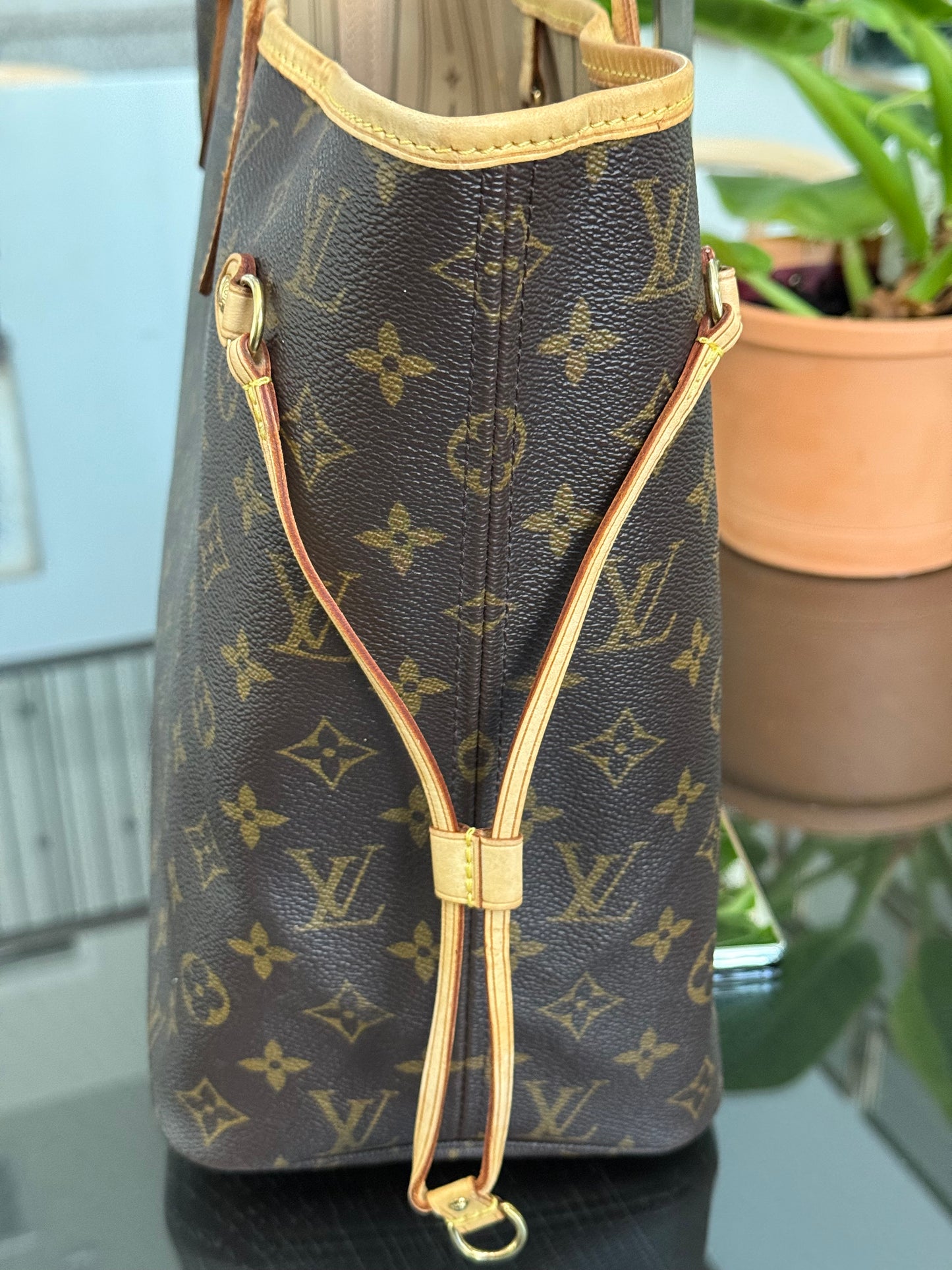 Neverfull MM in Monogram with Dustbag 🗓️ Year: 2007