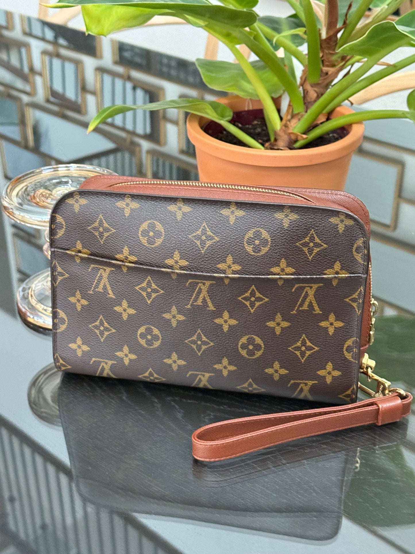 Orsay Clutch -
🗓️ Year: 2001