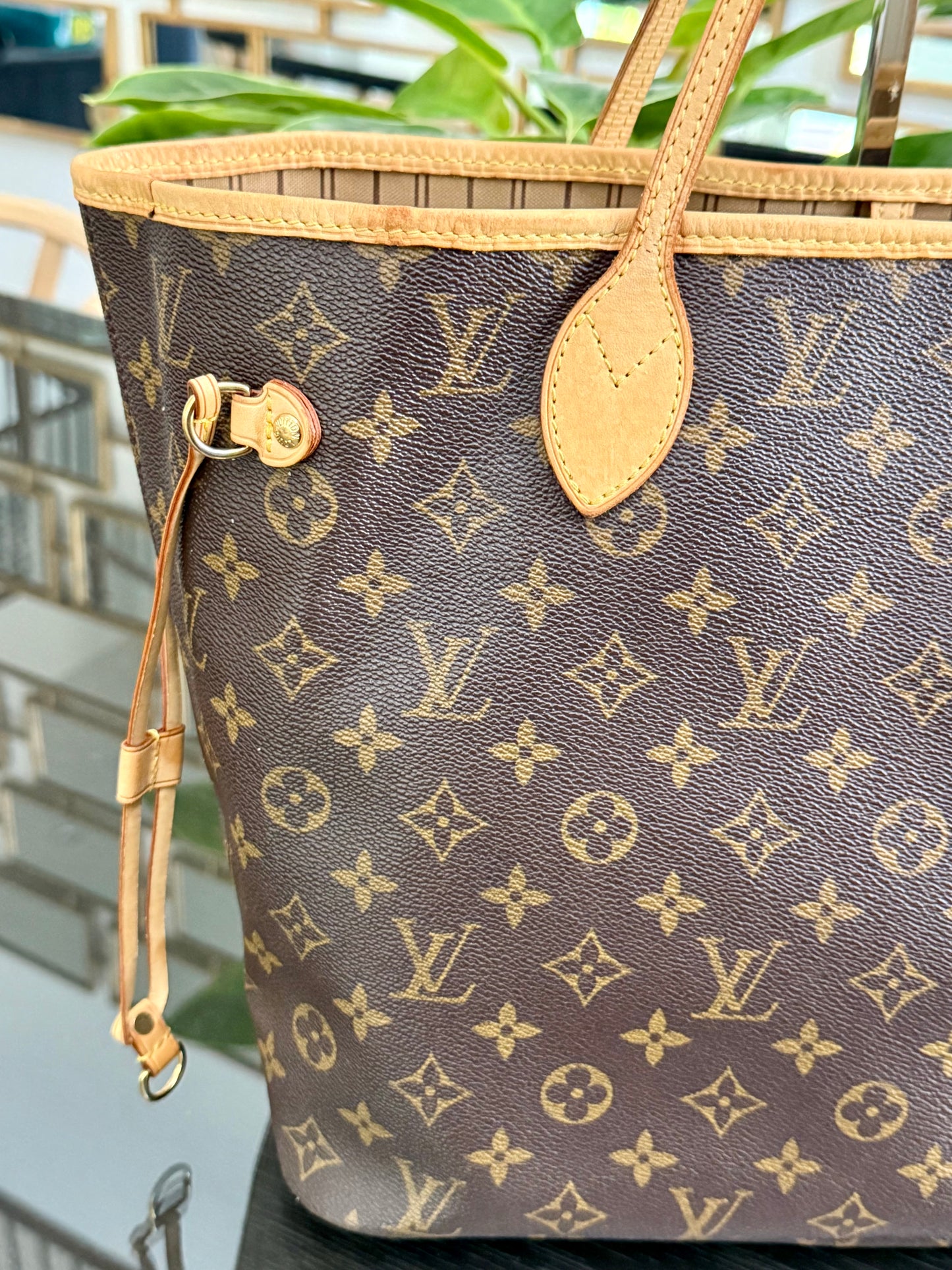 Neverfull MM in Monogram with Dustbag 🗓️ Year: 2007