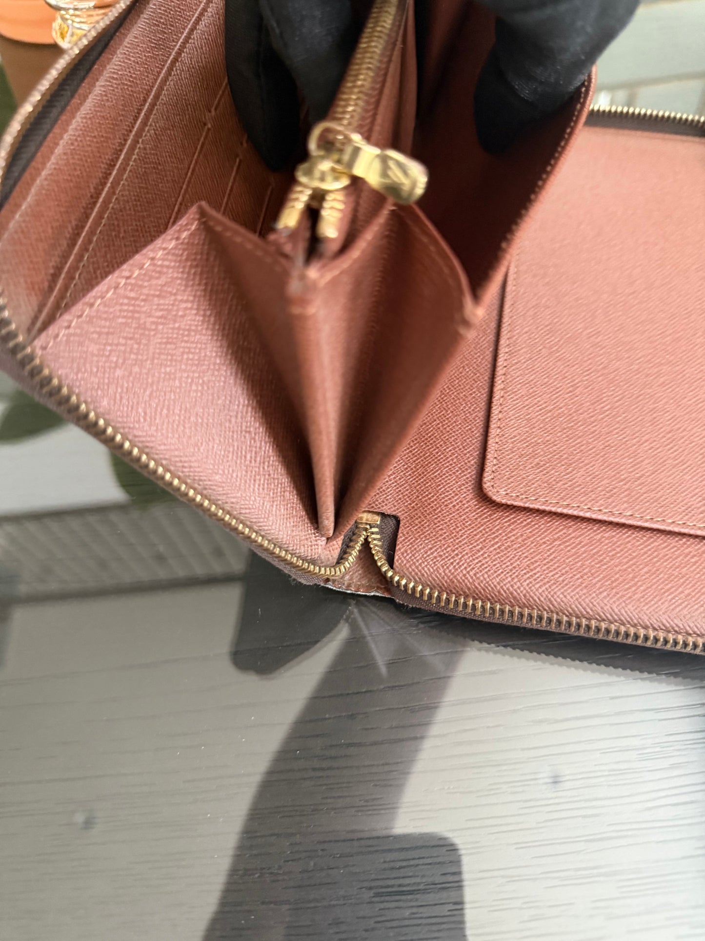 Monogram Zippy Wallet Organizer with box and Paper bag 🗓️ Year: 2017